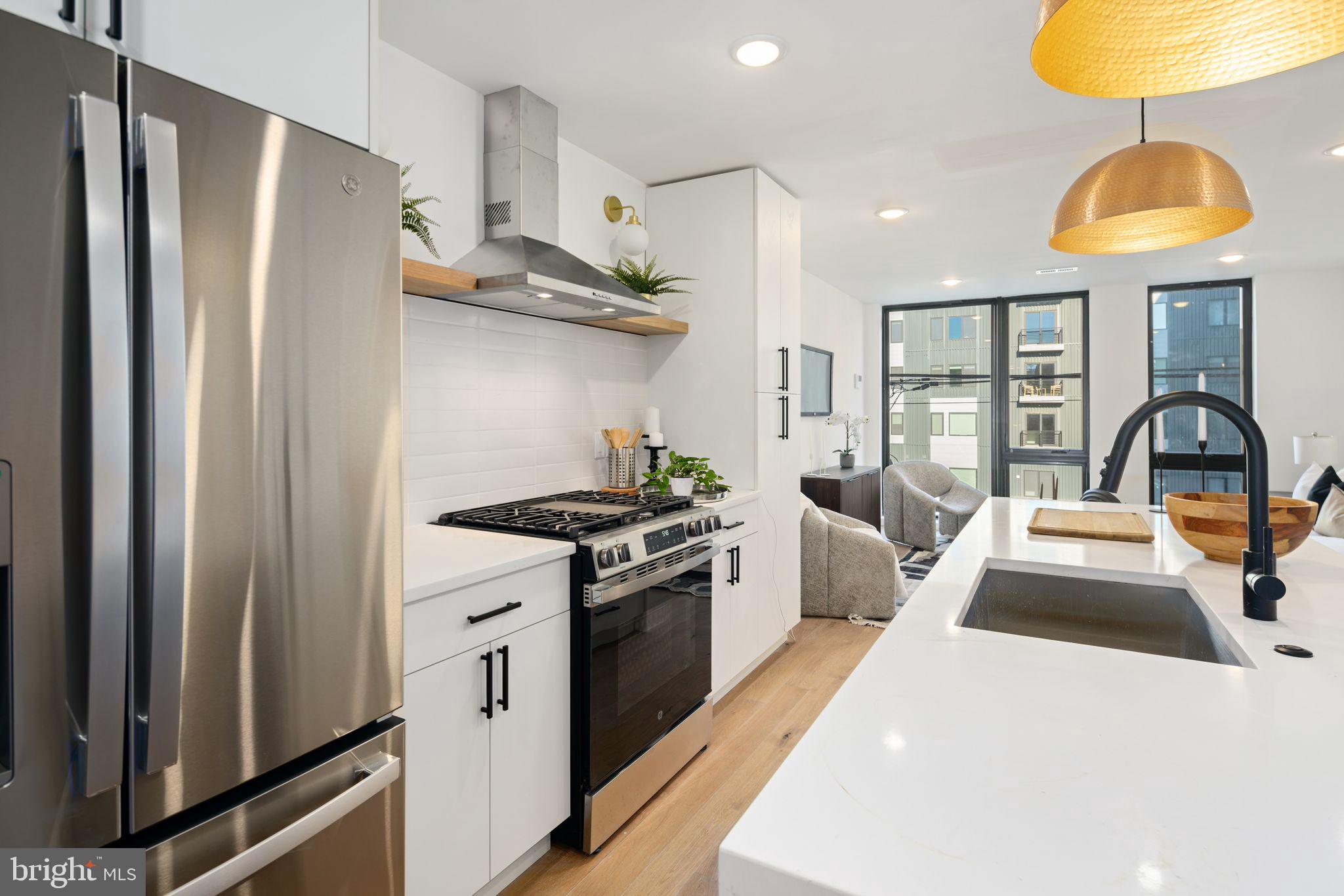 EAST KENSINGTON - Residential