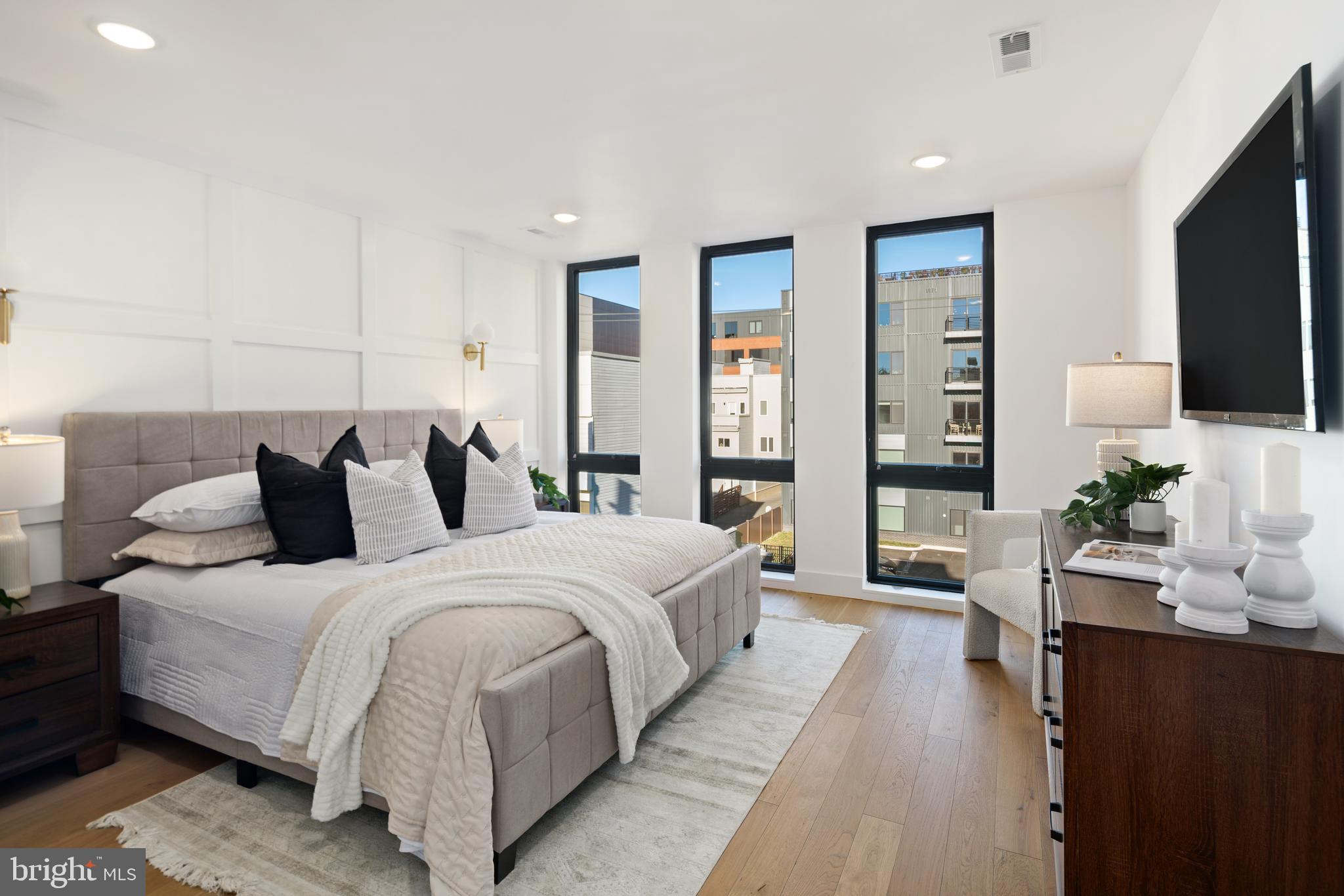 EAST KENSINGTON - Residential