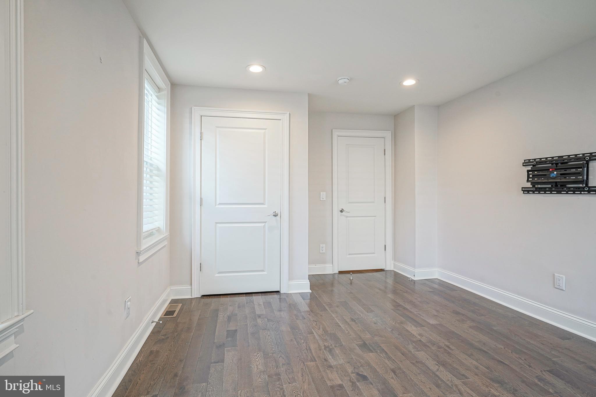 GRADUATE HOSPITAL - Residential Lease