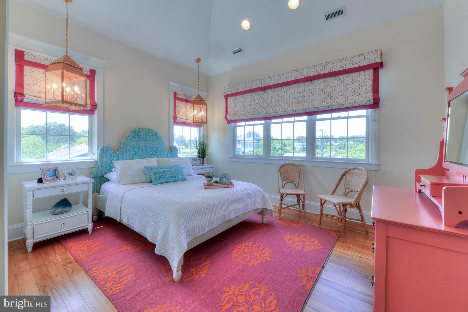 NORTH SHORES - Residential