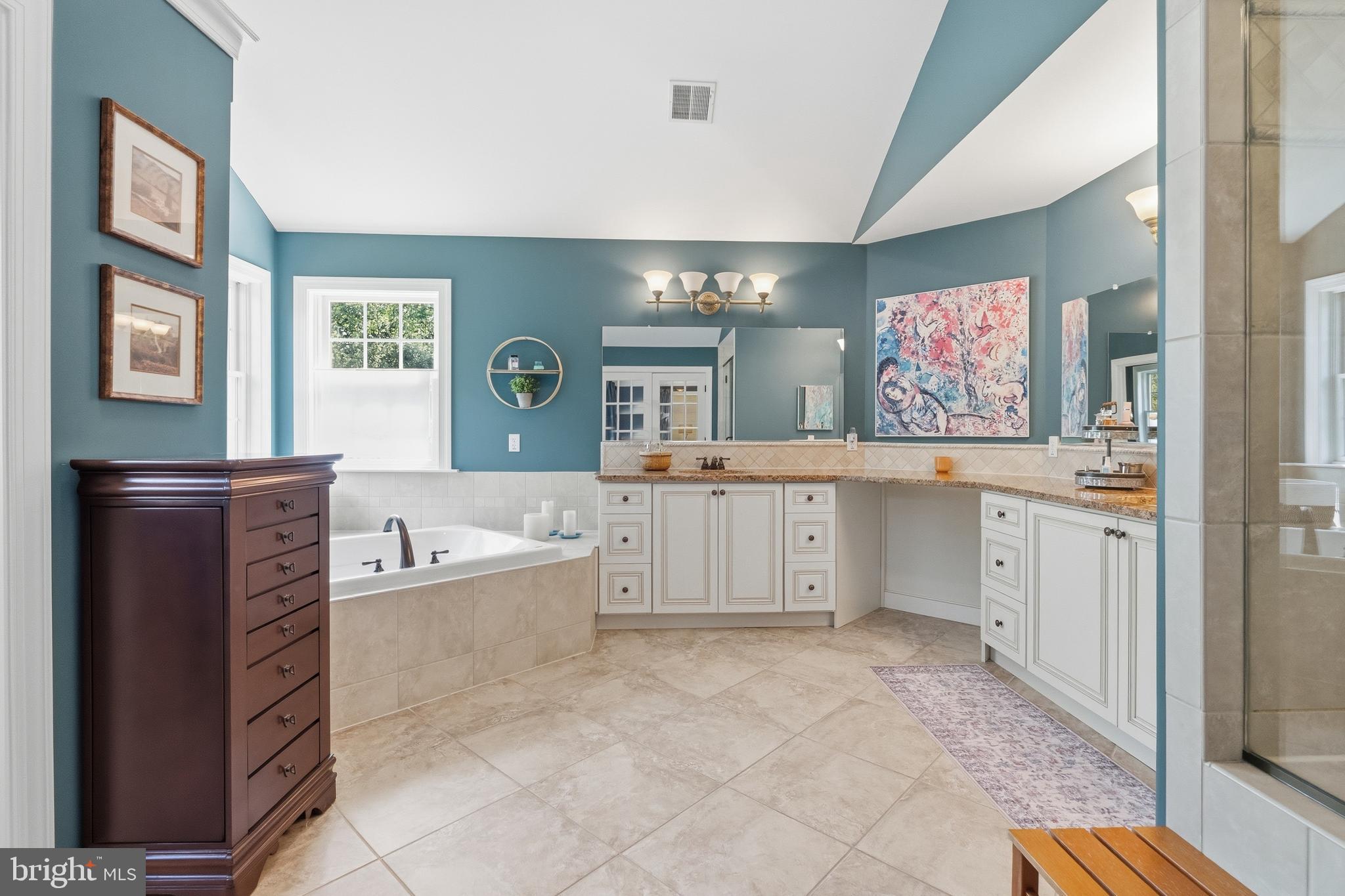 RIVERCREST - Residential