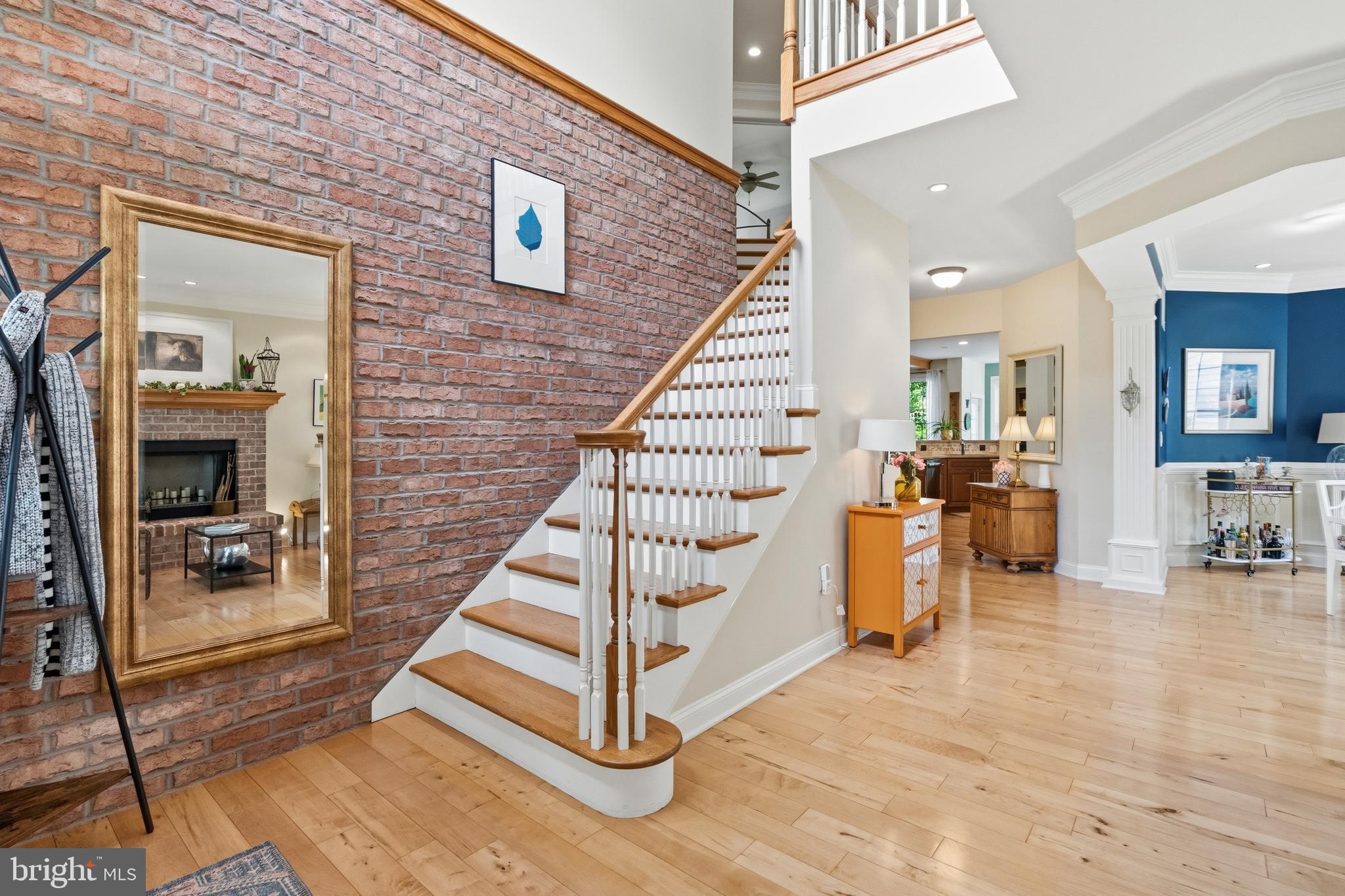 RIVERCREST - Residential