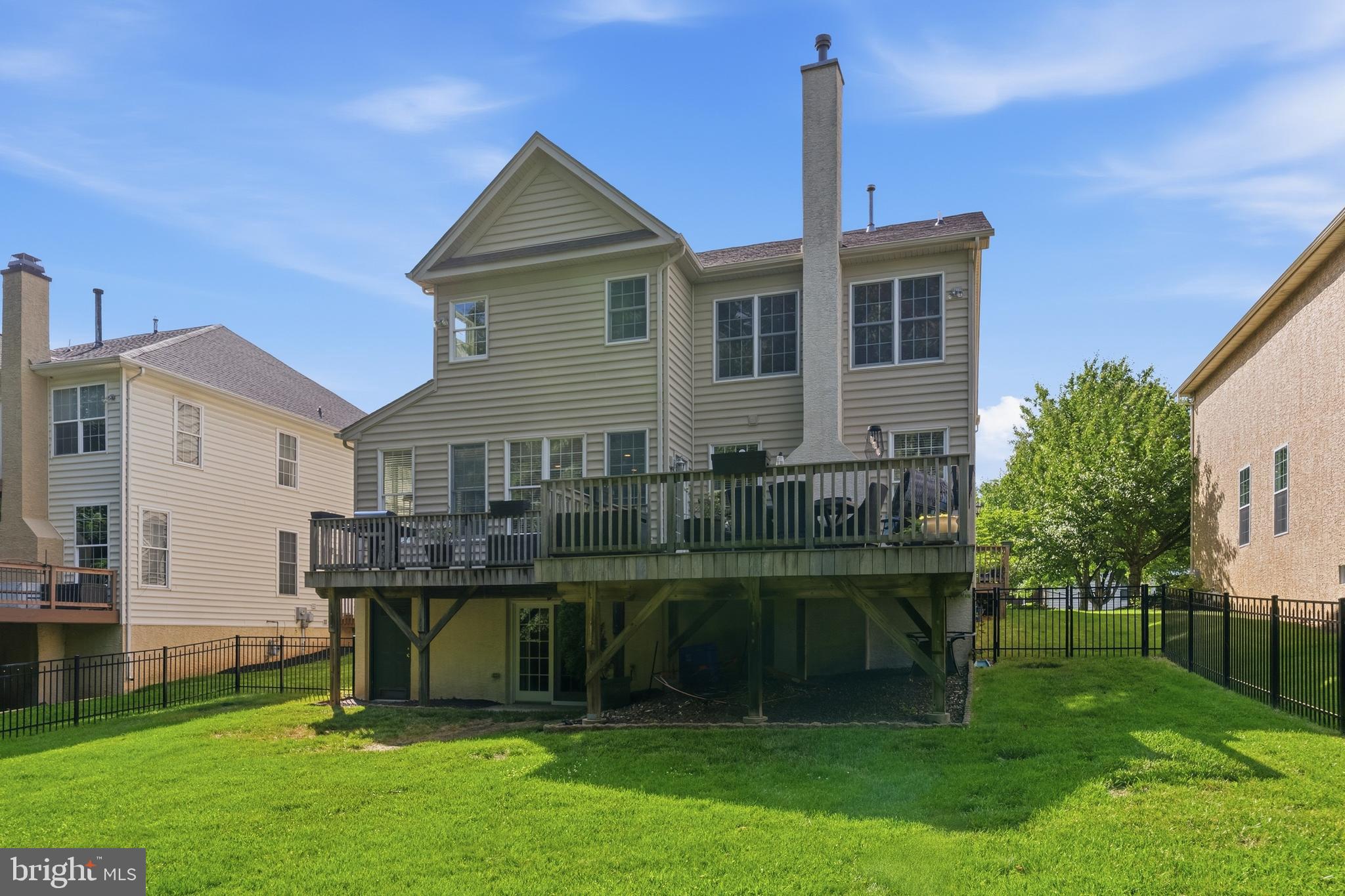 RIVERCREST - Residential