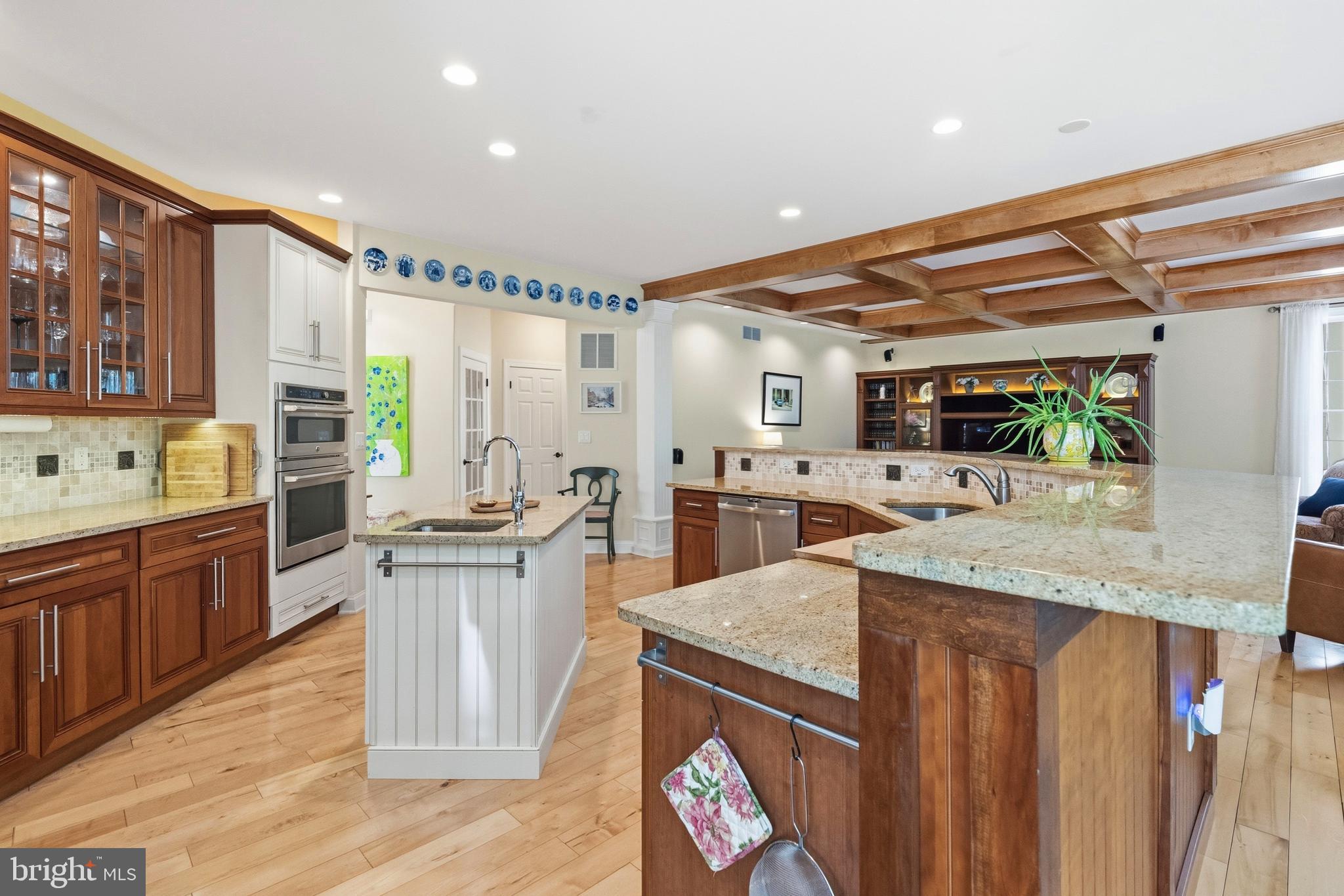 RIVERCREST - Residential