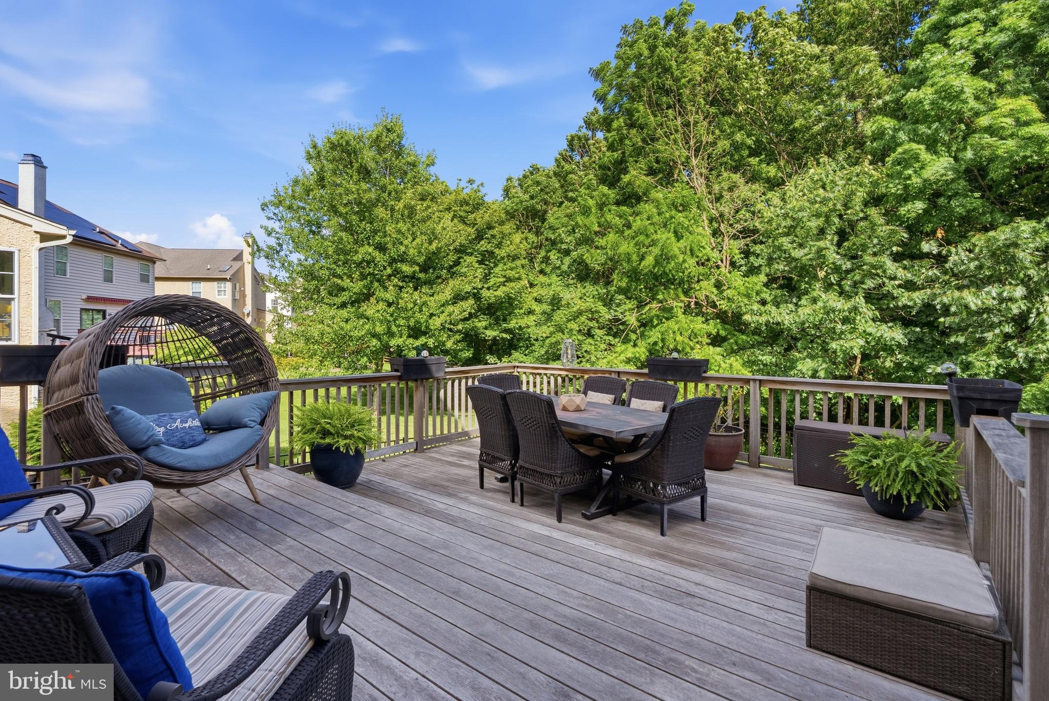 RIVERCREST - Residential