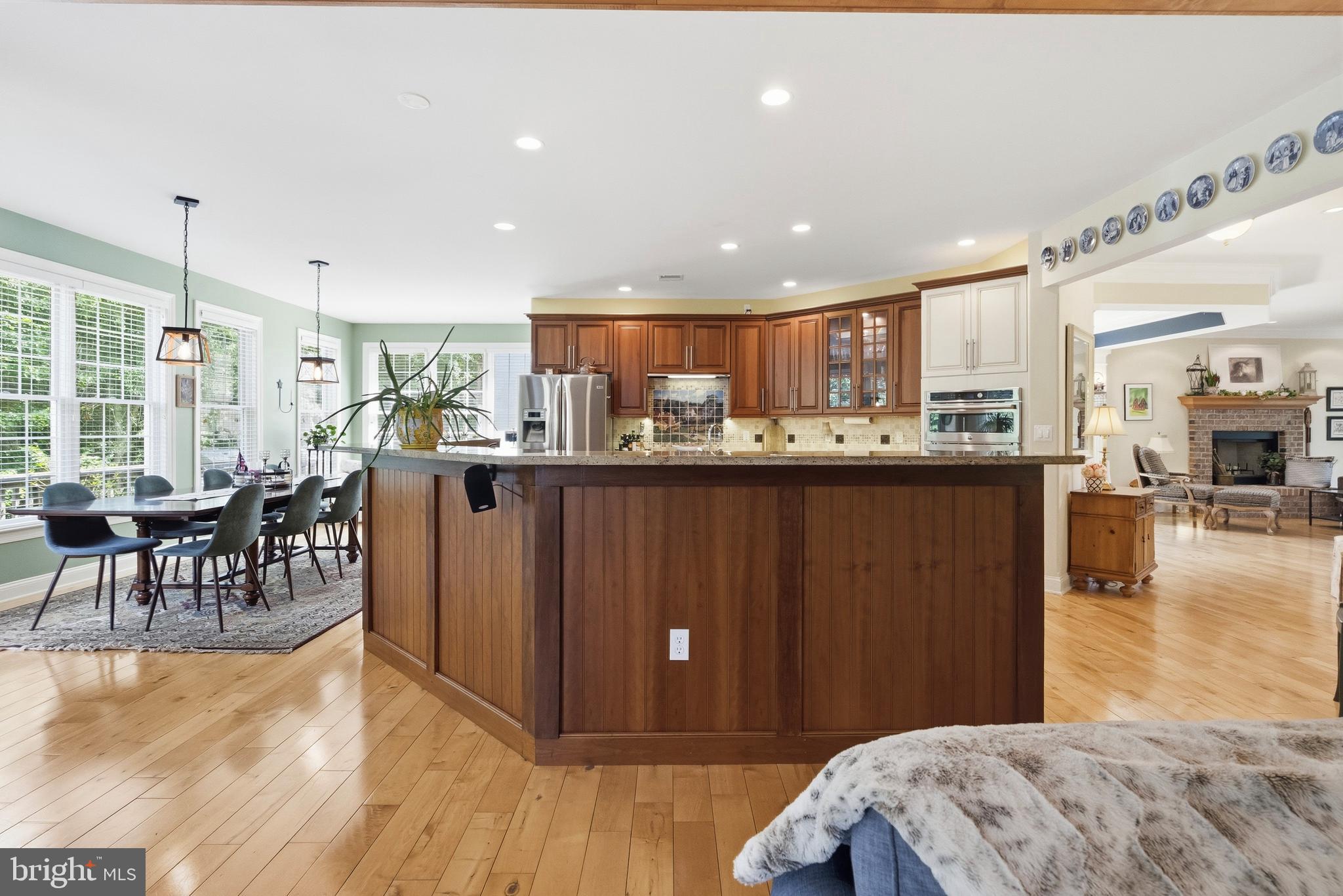 RIVERCREST - Residential