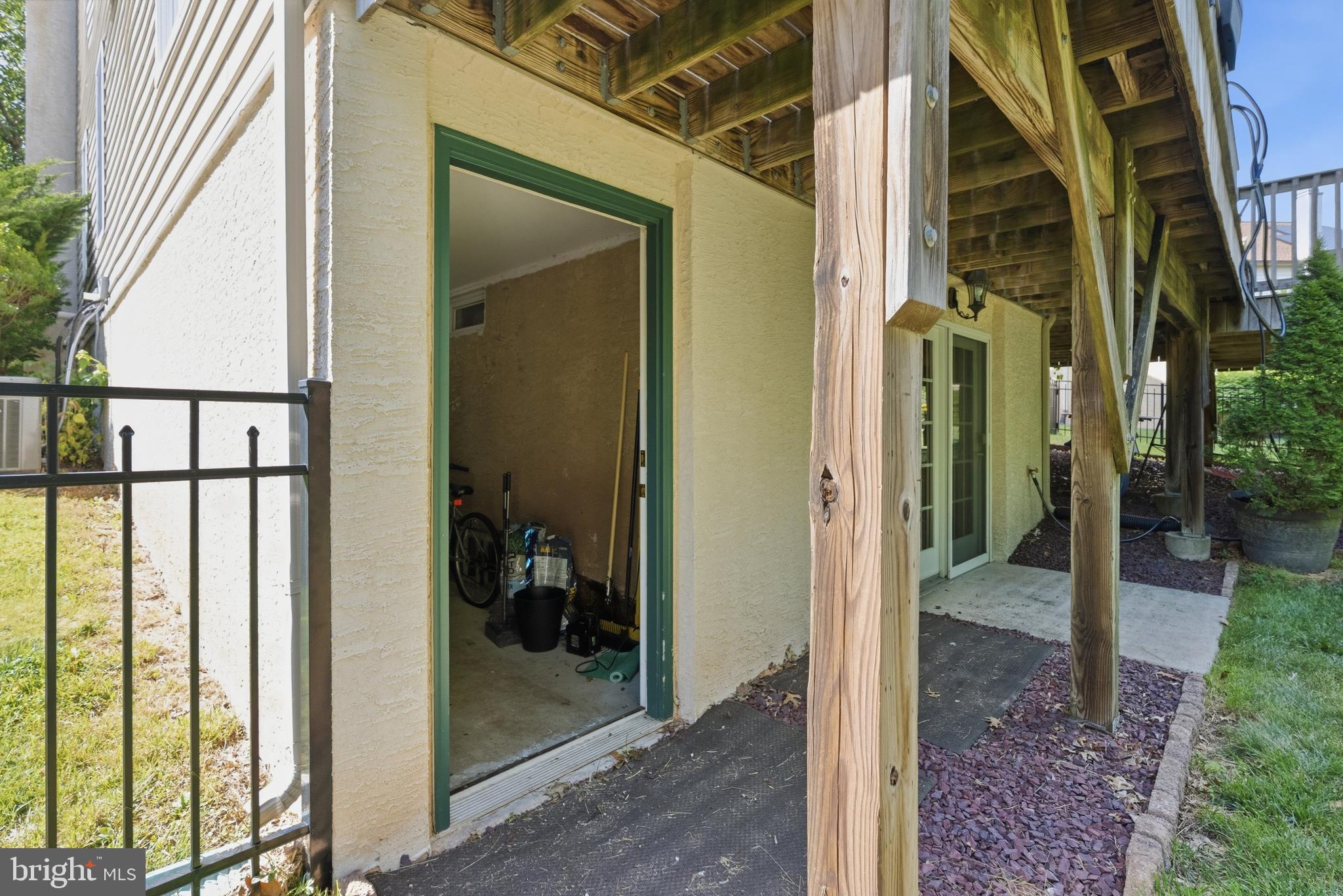RIVERCREST - Residential