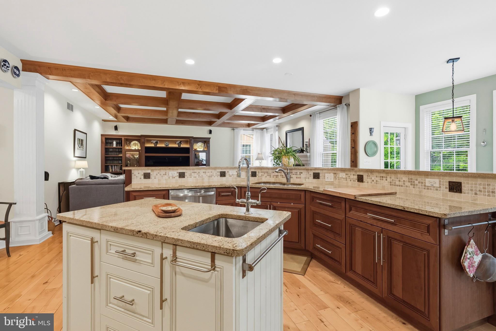 RIVERCREST - Residential