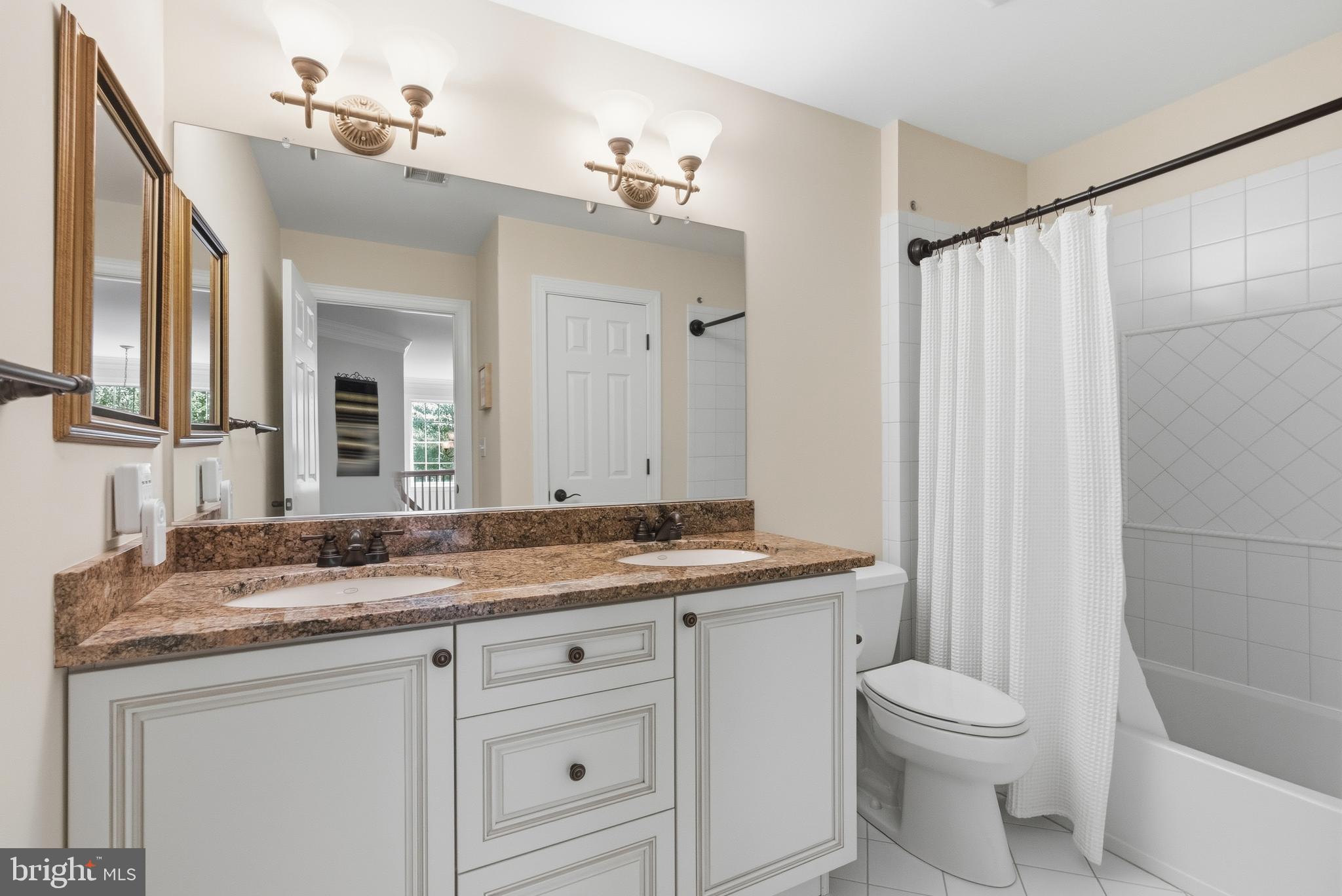 RIVERCREST - Residential