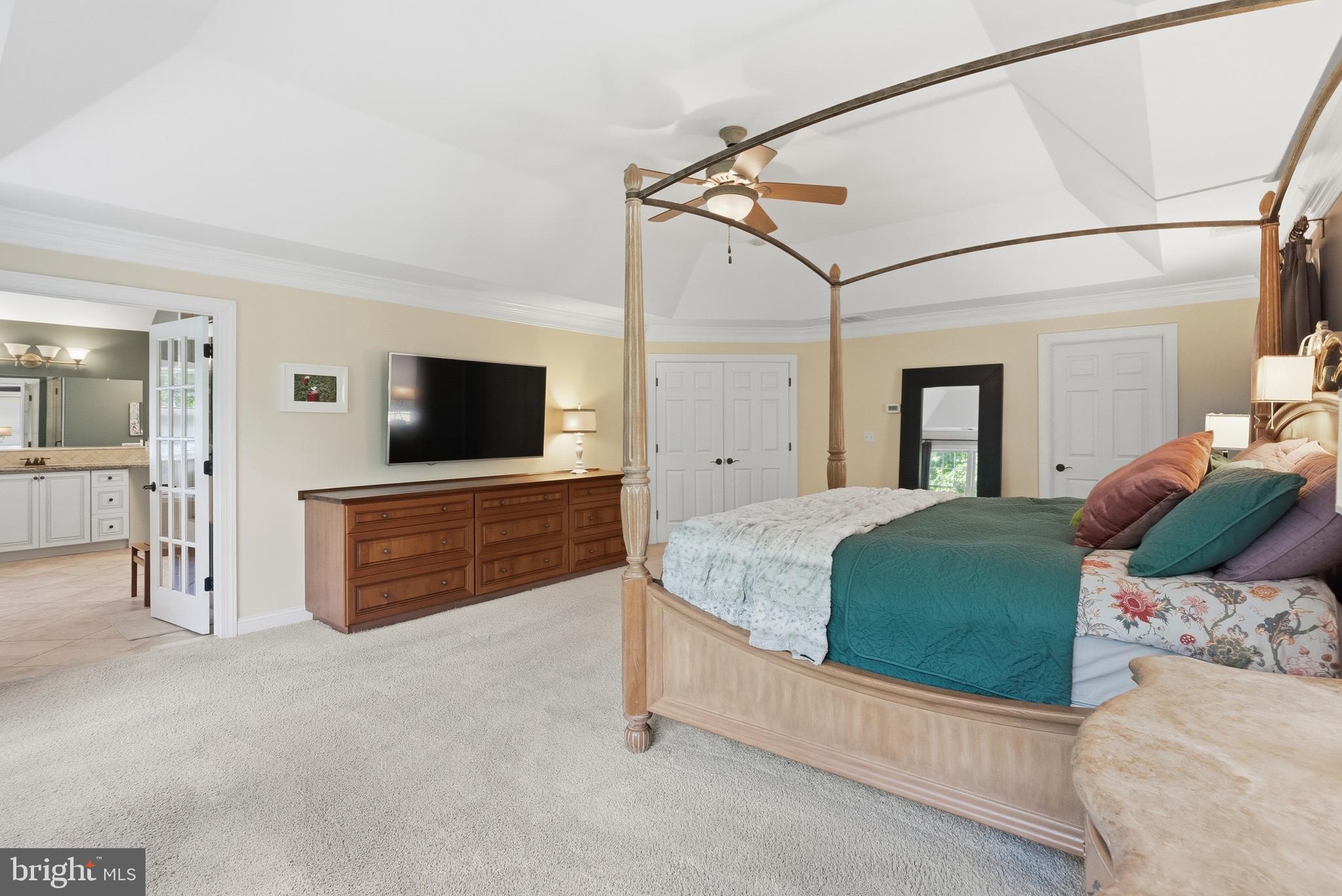 RIVERCREST - Residential