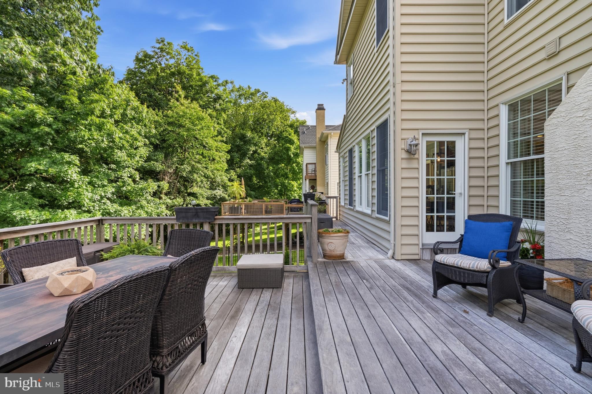 RIVERCREST - Residential