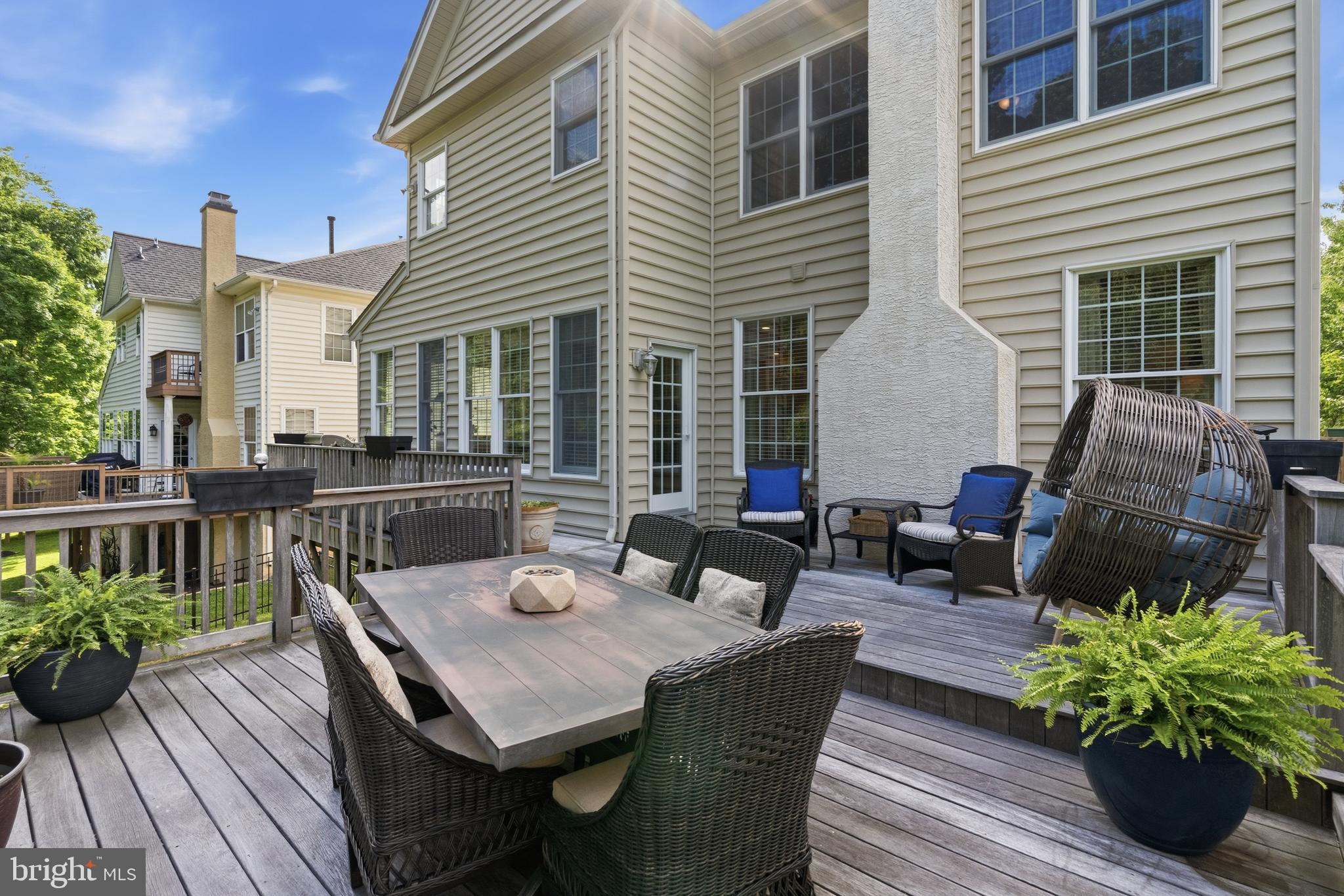 RIVERCREST - Residential