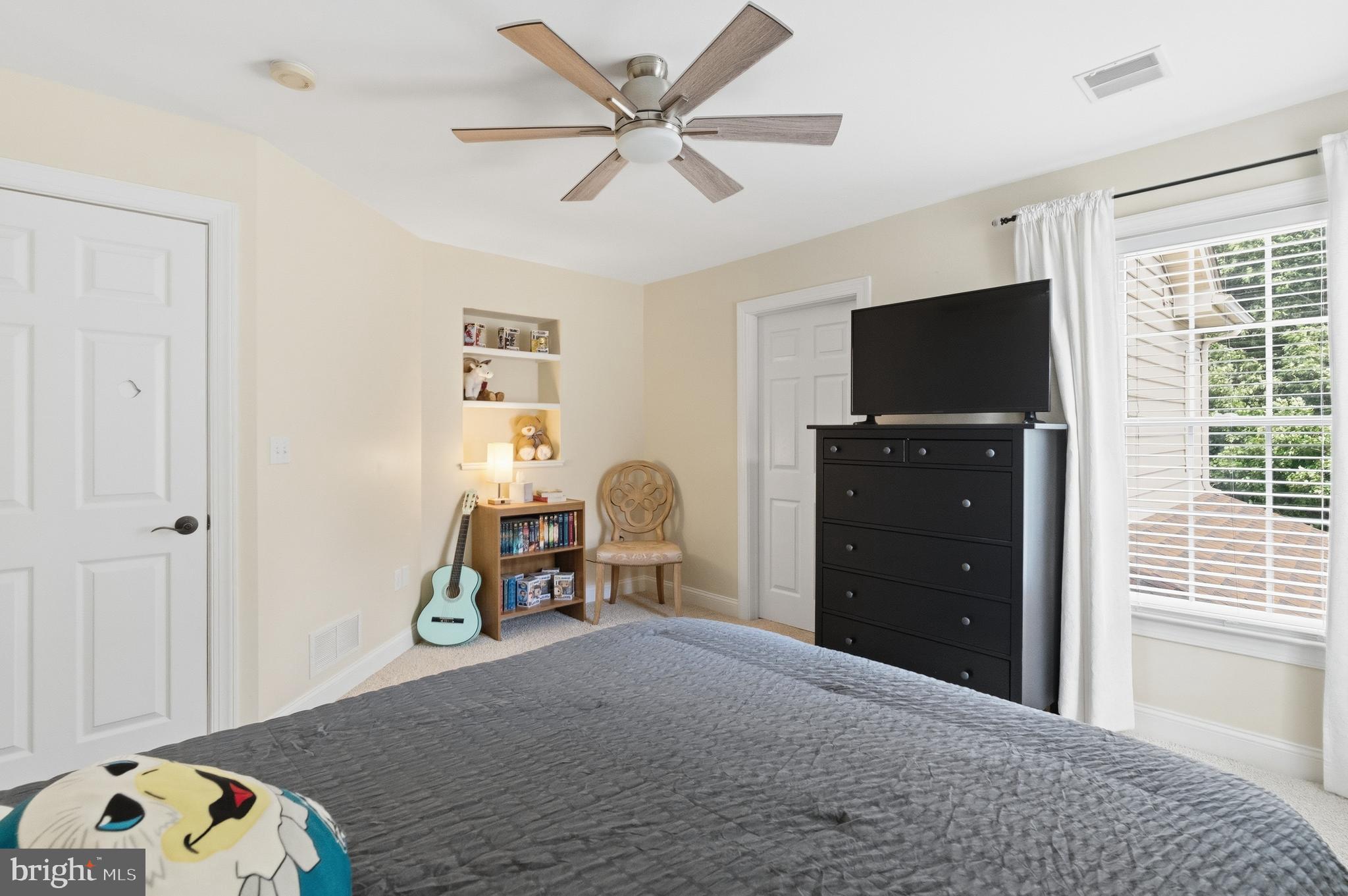 RIVERCREST - Residential