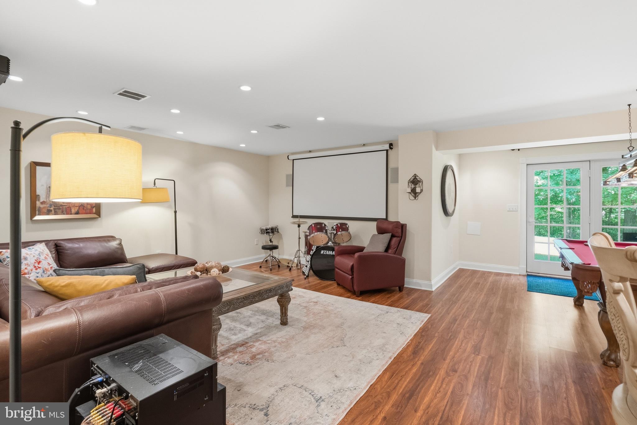 RIVERCREST - Residential