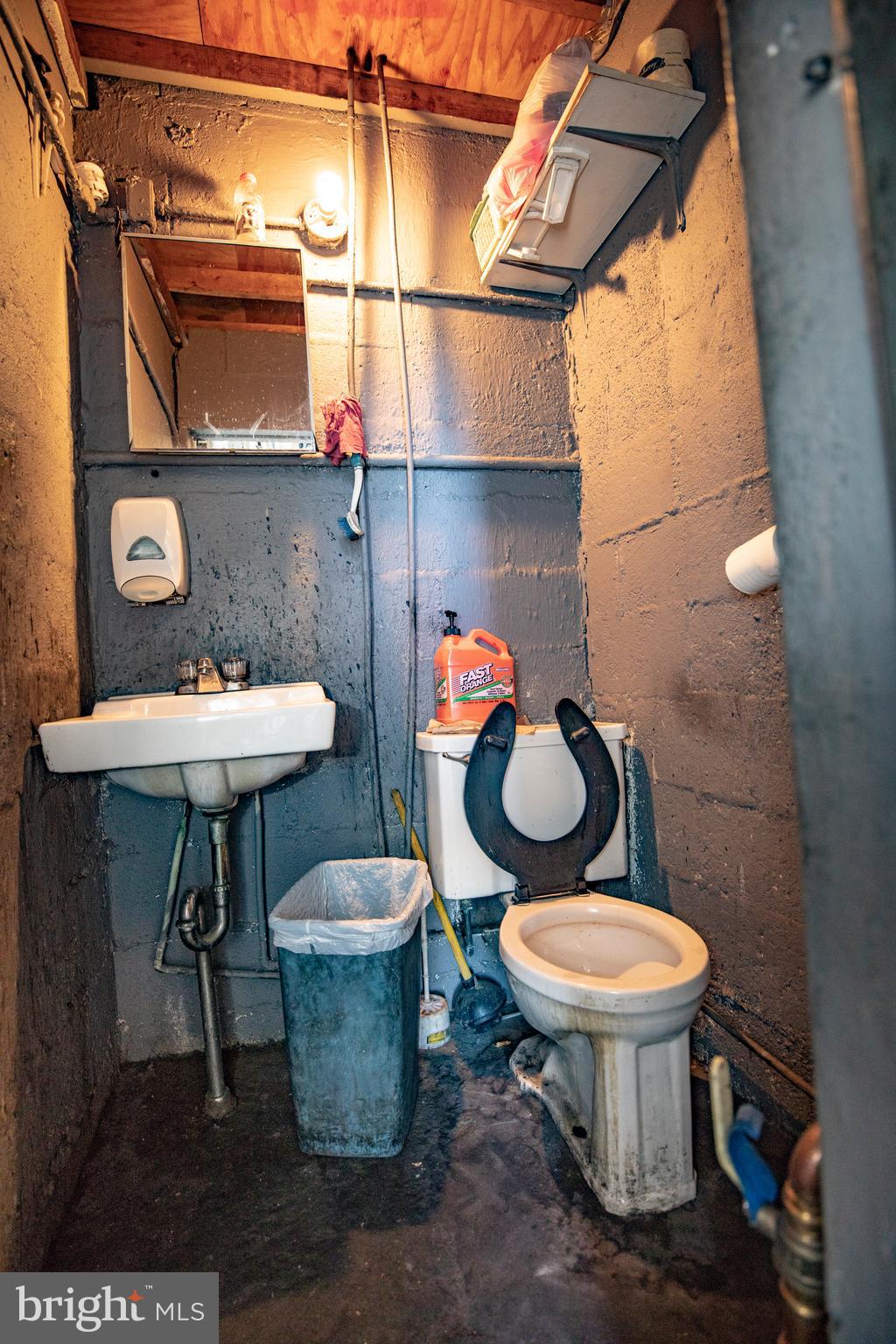 FISHTOWN - Commercial Sale