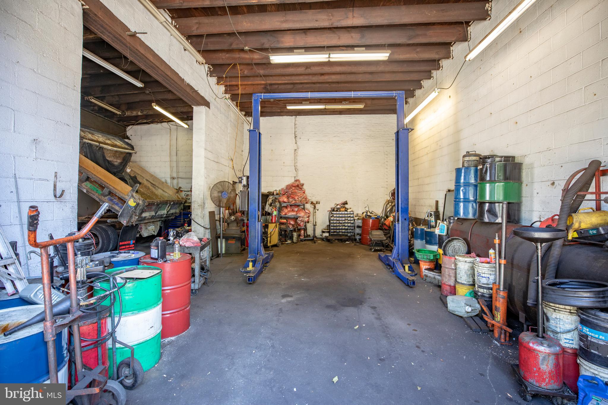 FISHTOWN - Commercial Sale