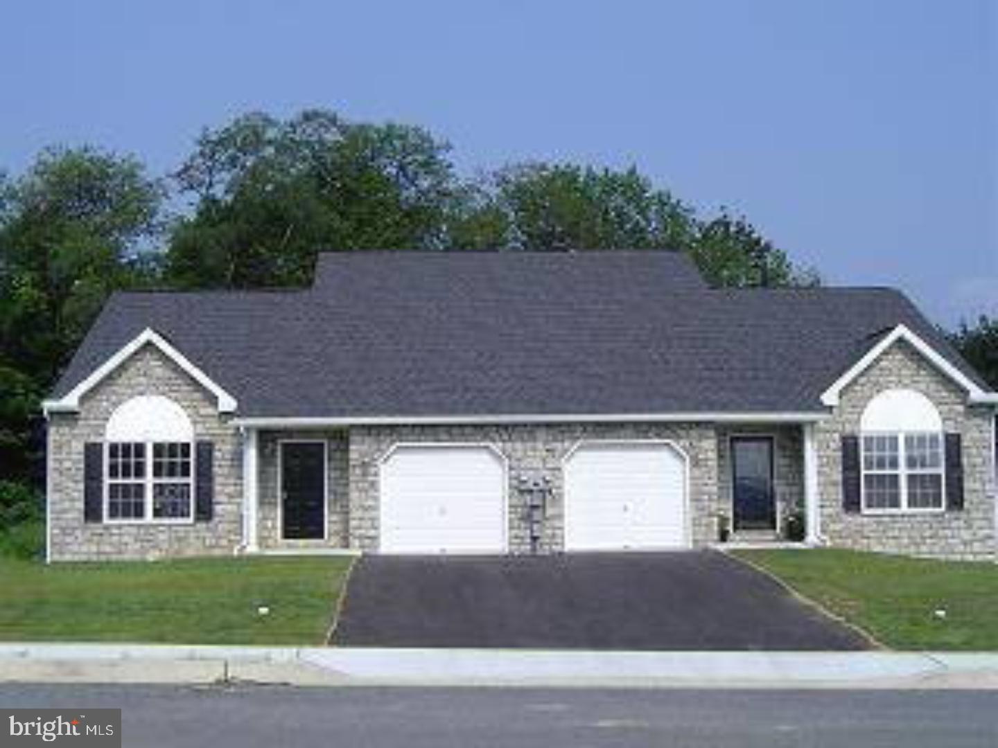Sample Photo Ashton model built by Grande Construction, vaulted first floor master bedroom, gas fireplace.  Lot 26 Amber Ridge.  $3,000 seller assist.  Lease purchase option. Mailing Address Continued: Cressona