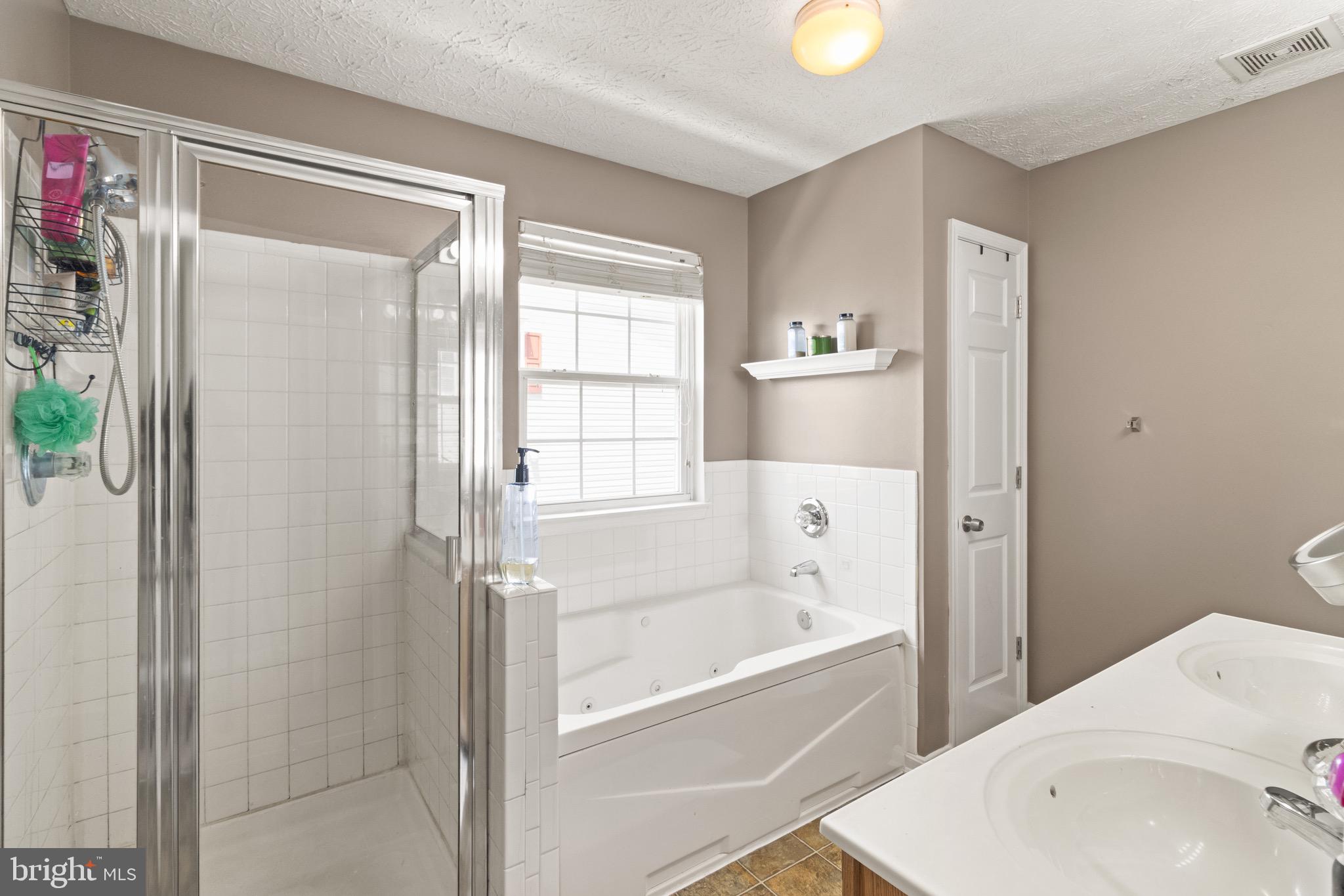 ASBURY WOODS - Residential
