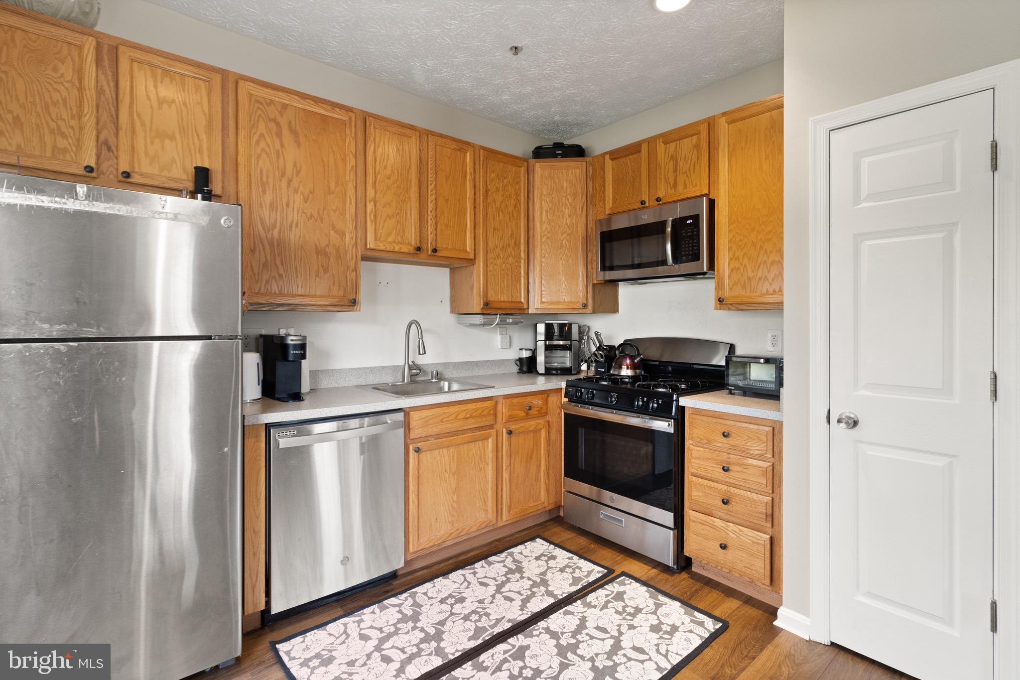 ASBURY WOODS - Residential