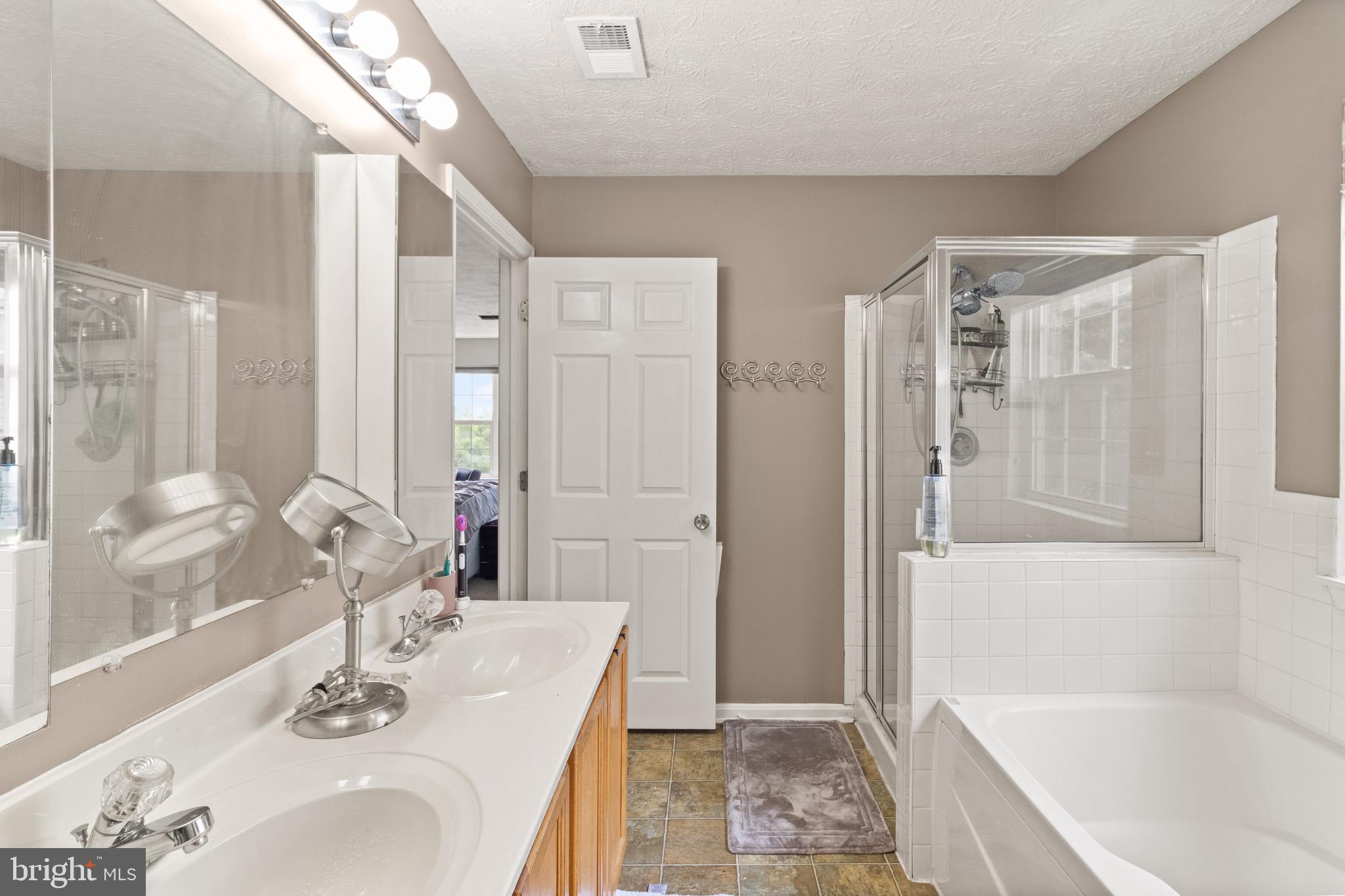 ASBURY WOODS - Residential