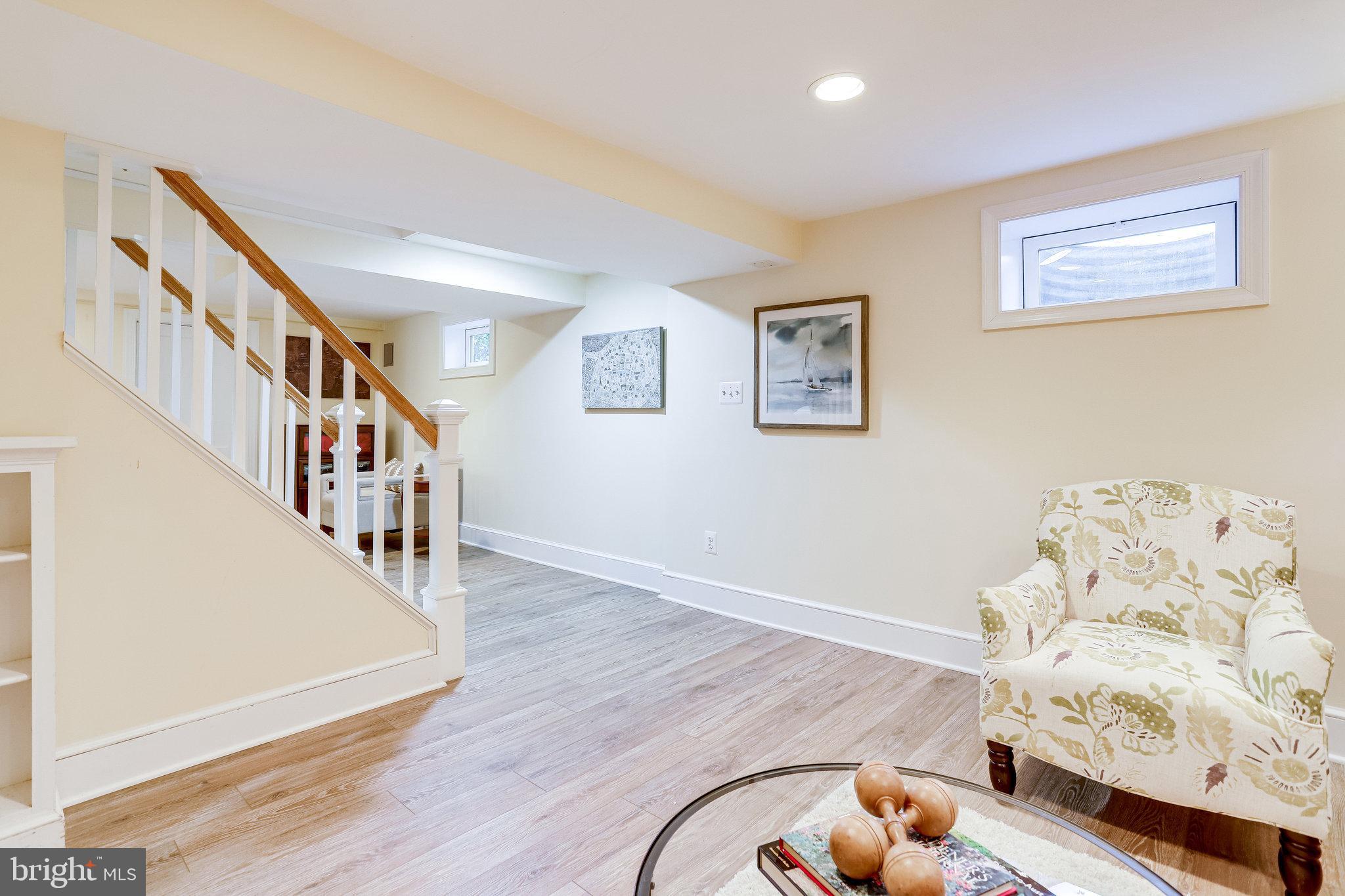 BROYHILL FOREST - Residential