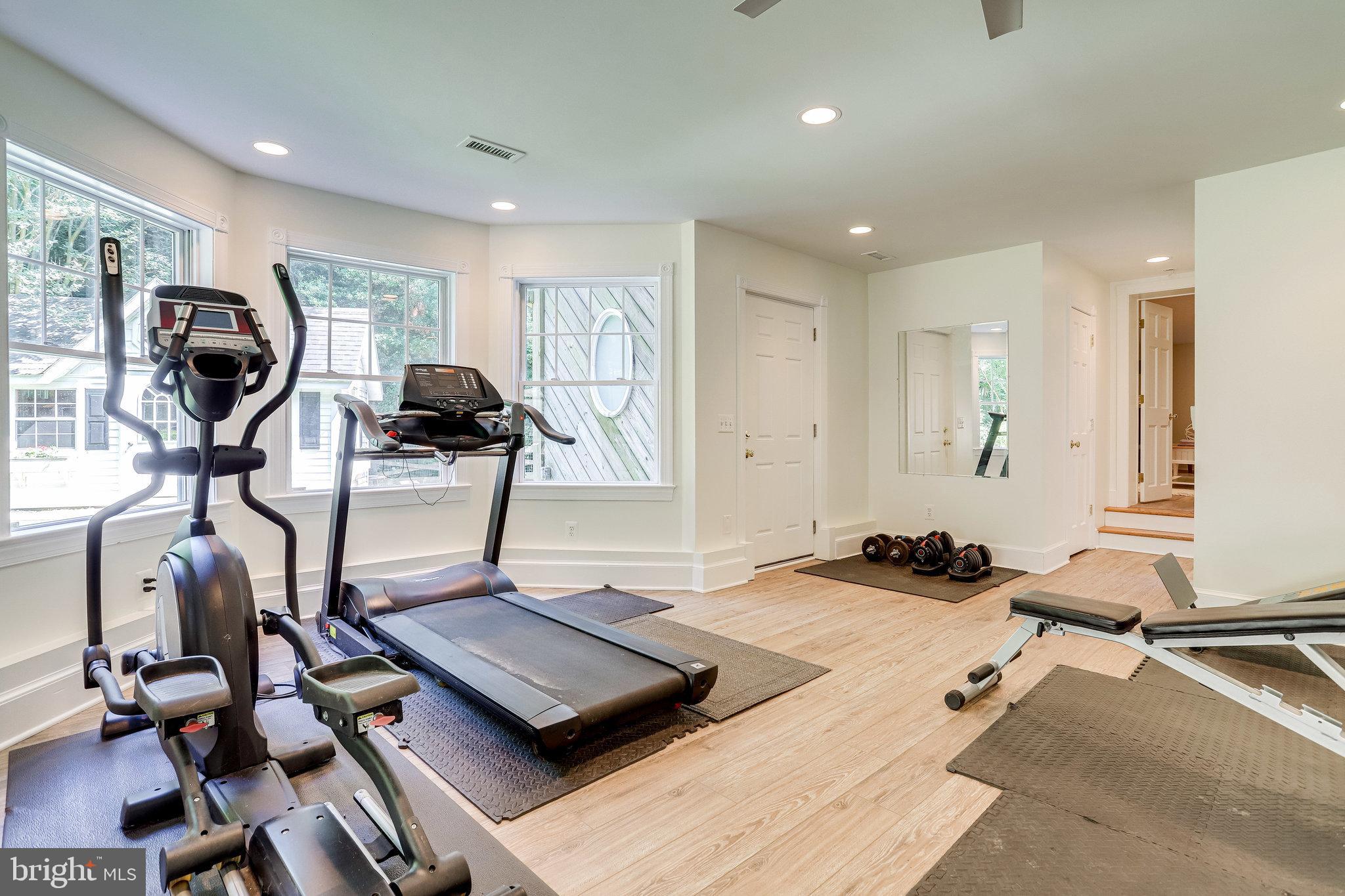 BROYHILL FOREST - Residential
