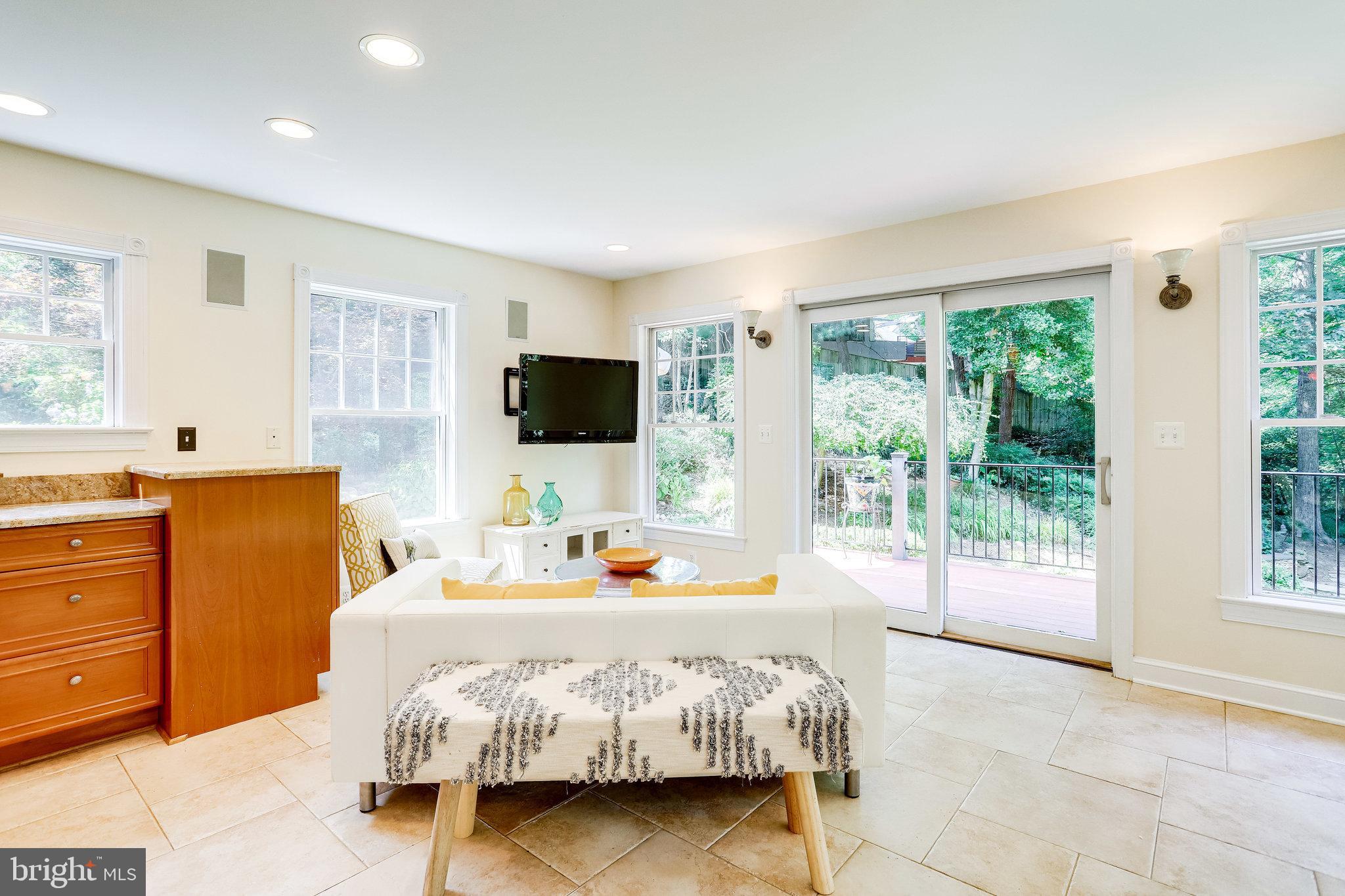 BROYHILL FOREST - Residential
