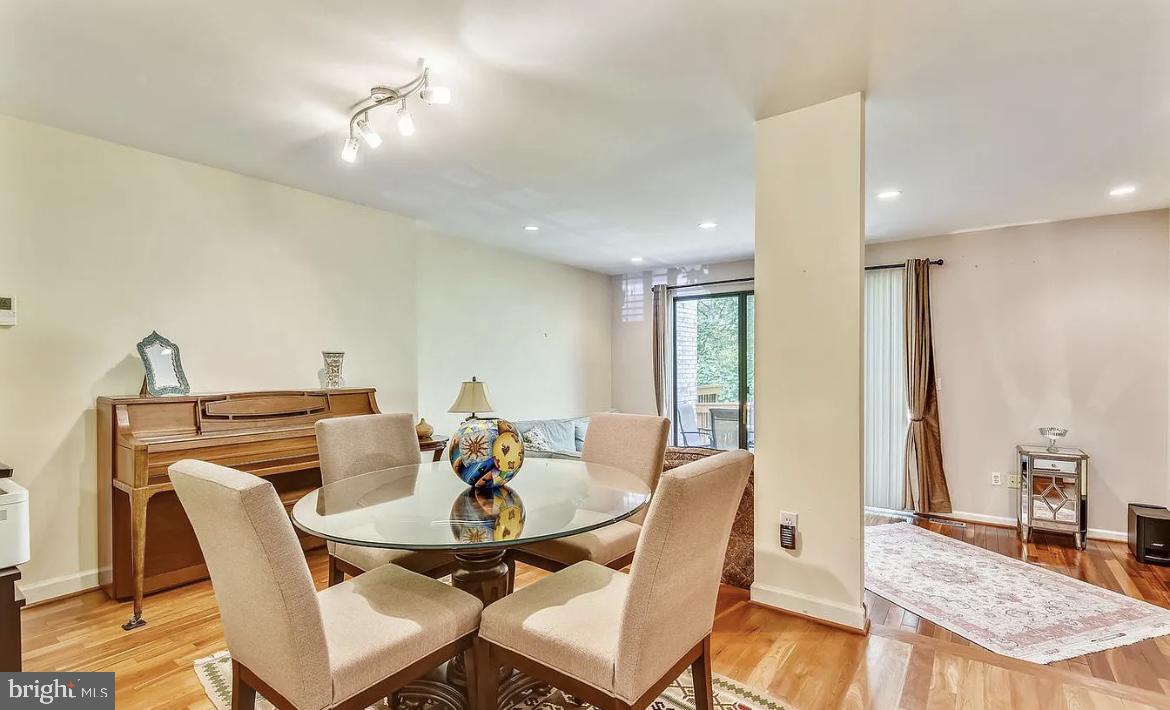 RESTON - Residential Lease