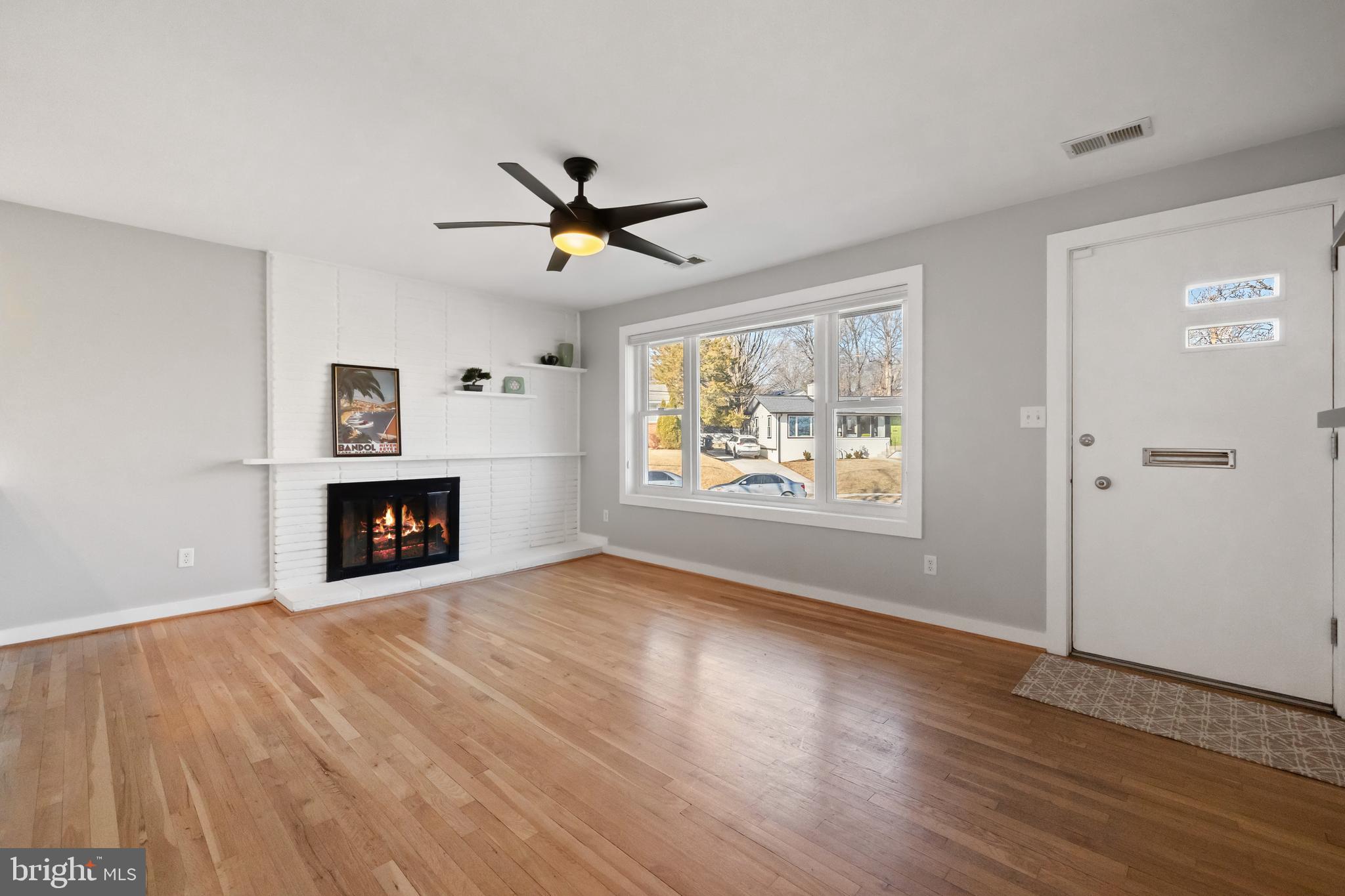 BRAD LEE HOMES - Residential