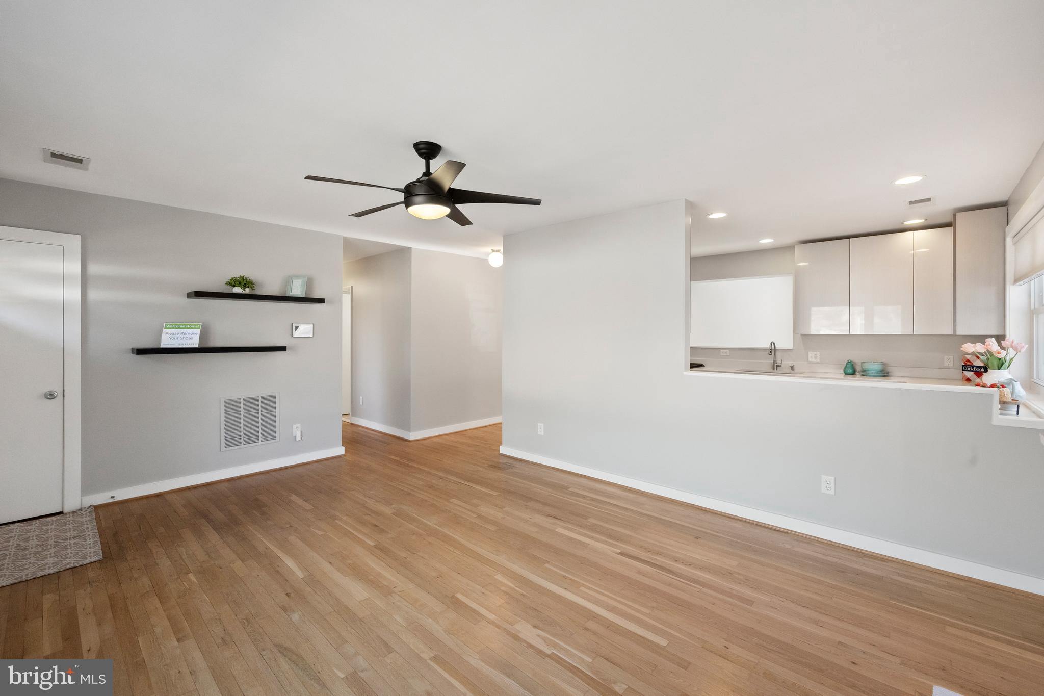 BRAD LEE HOMES - Residential