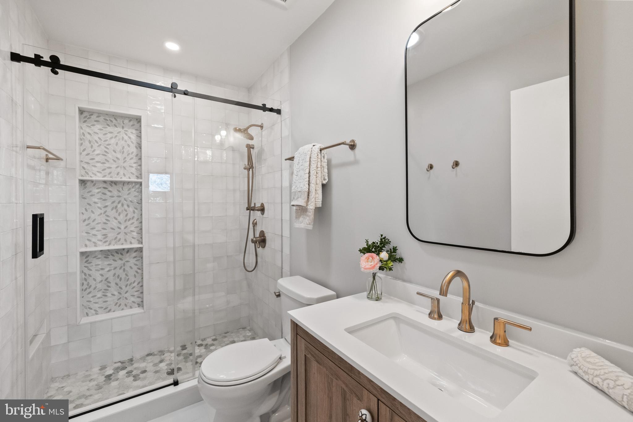 BRAD LEE HOMES - Residential