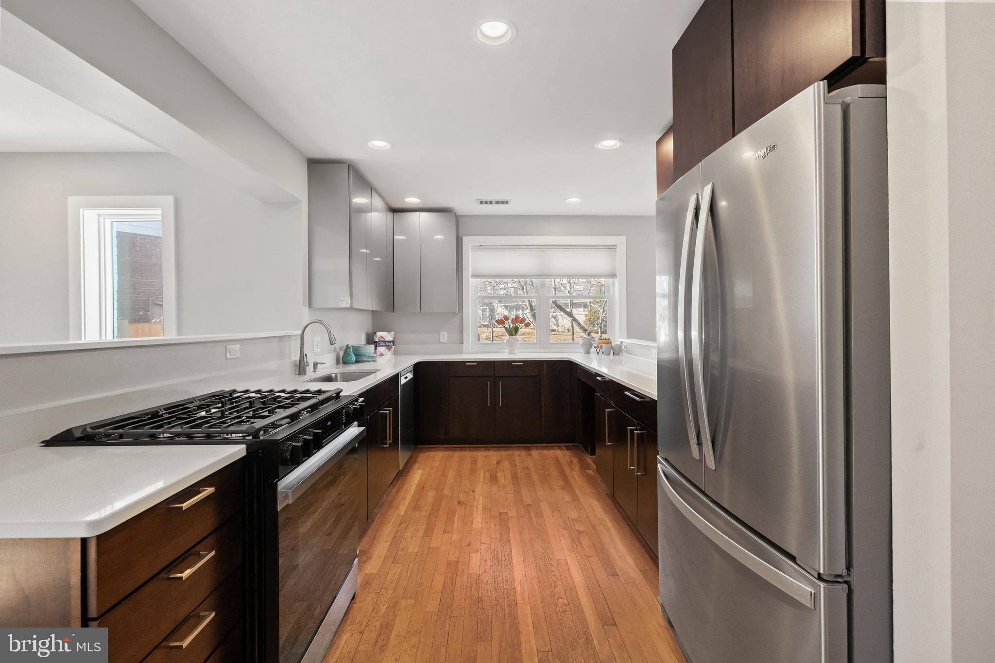 BRAD LEE HOMES - Residential