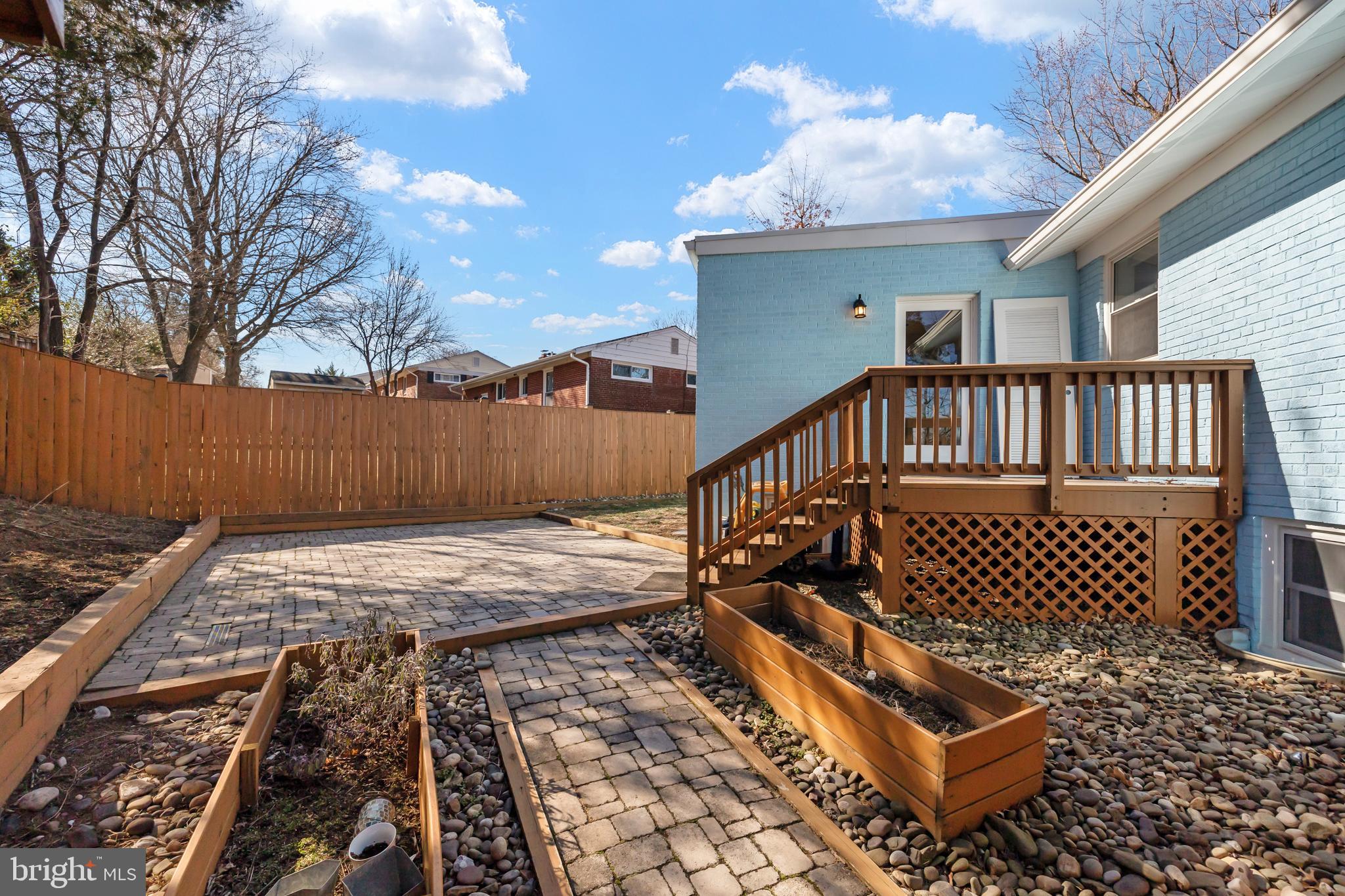 BRAD LEE HOMES - Residential