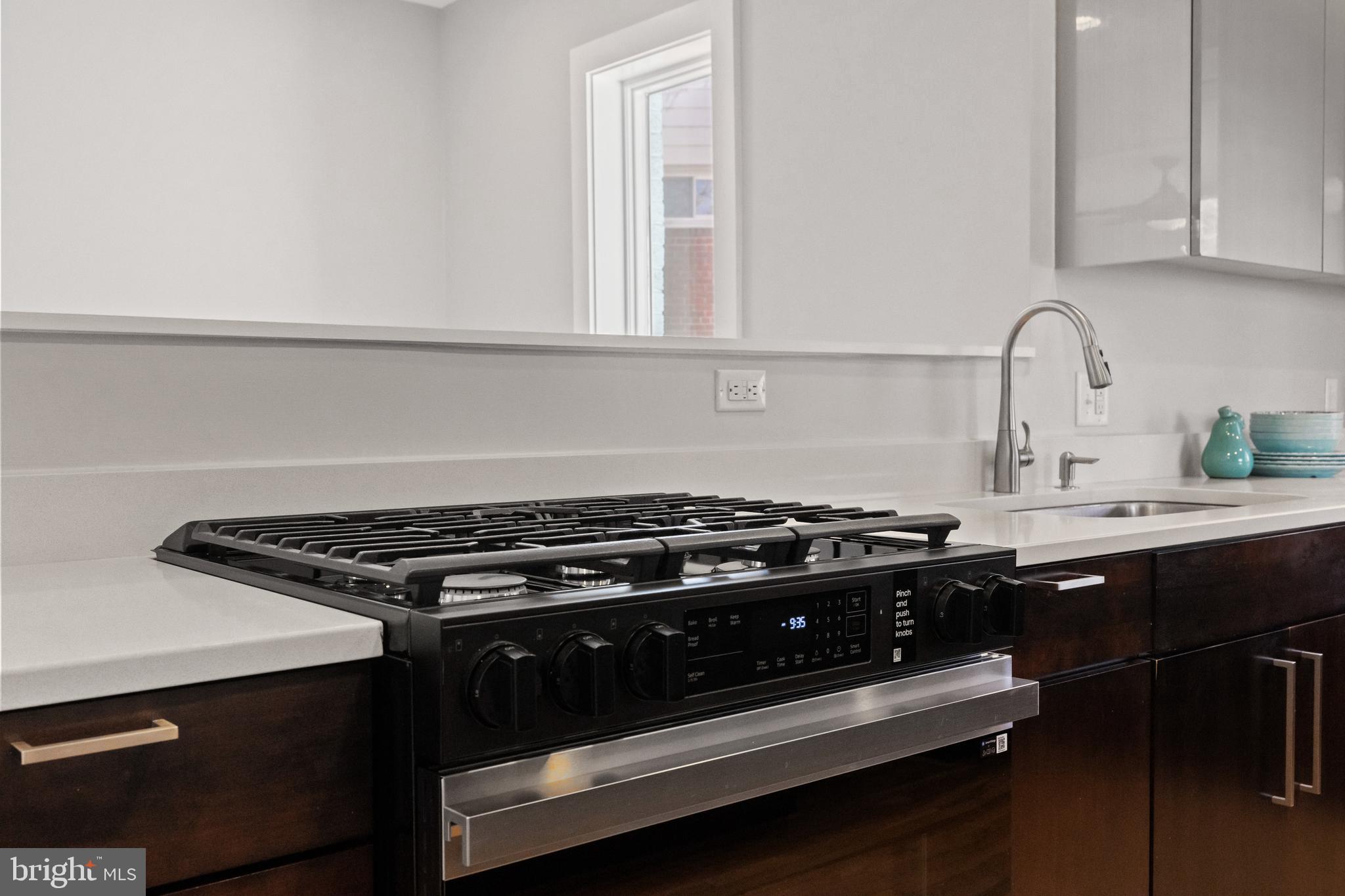 BRAD LEE HOMES - Residential