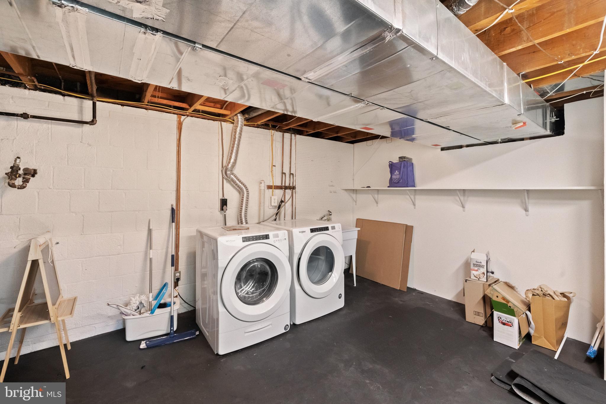 BRAD LEE HOMES - Residential