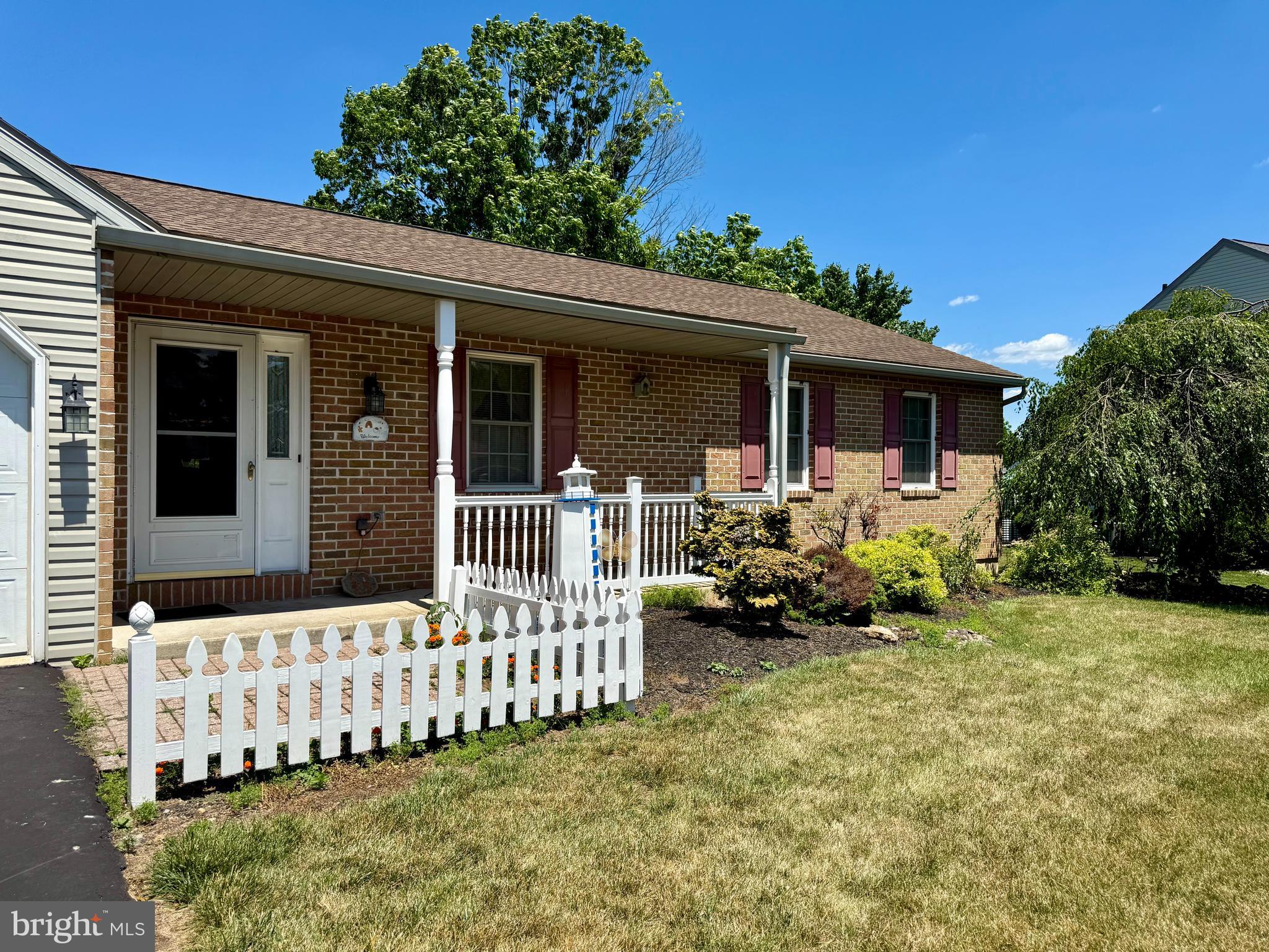 WALNUT MANOR - Residential