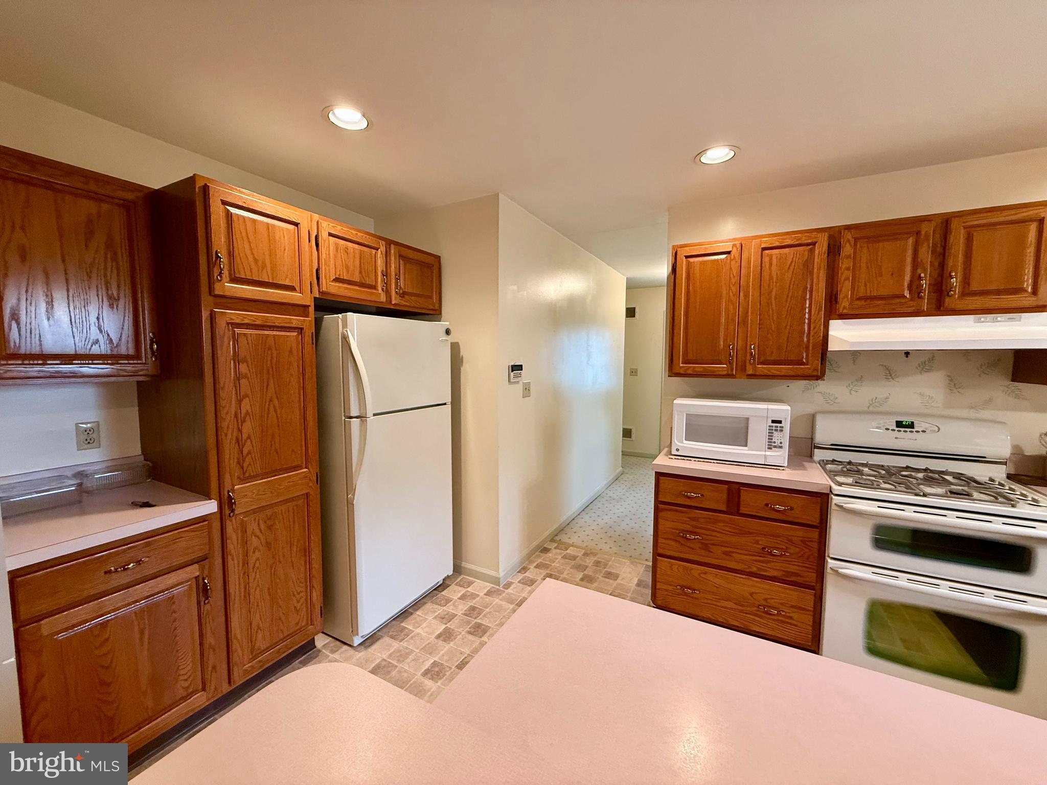 WALNUT MANOR - Residential
