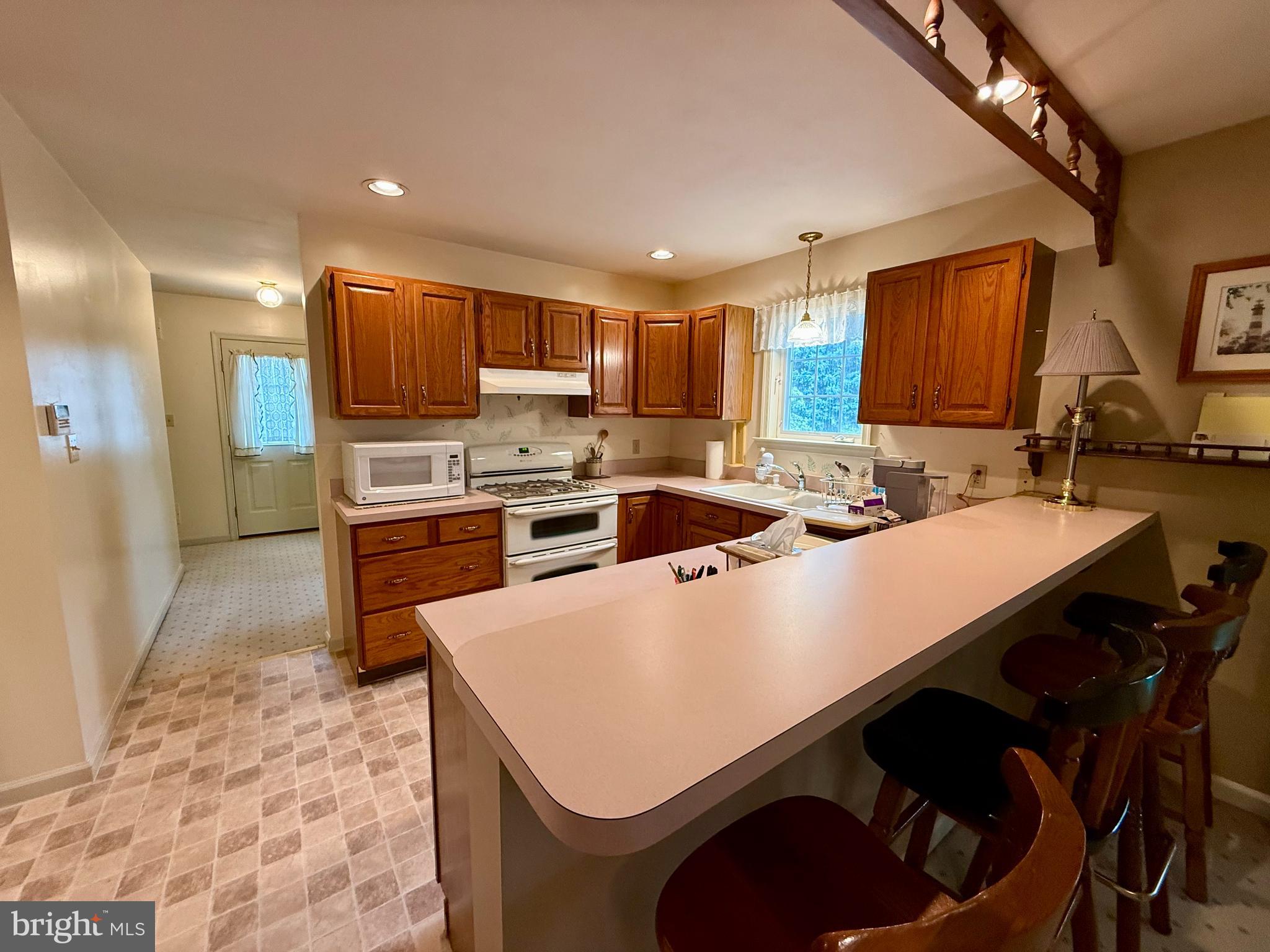 WALNUT MANOR - Residential