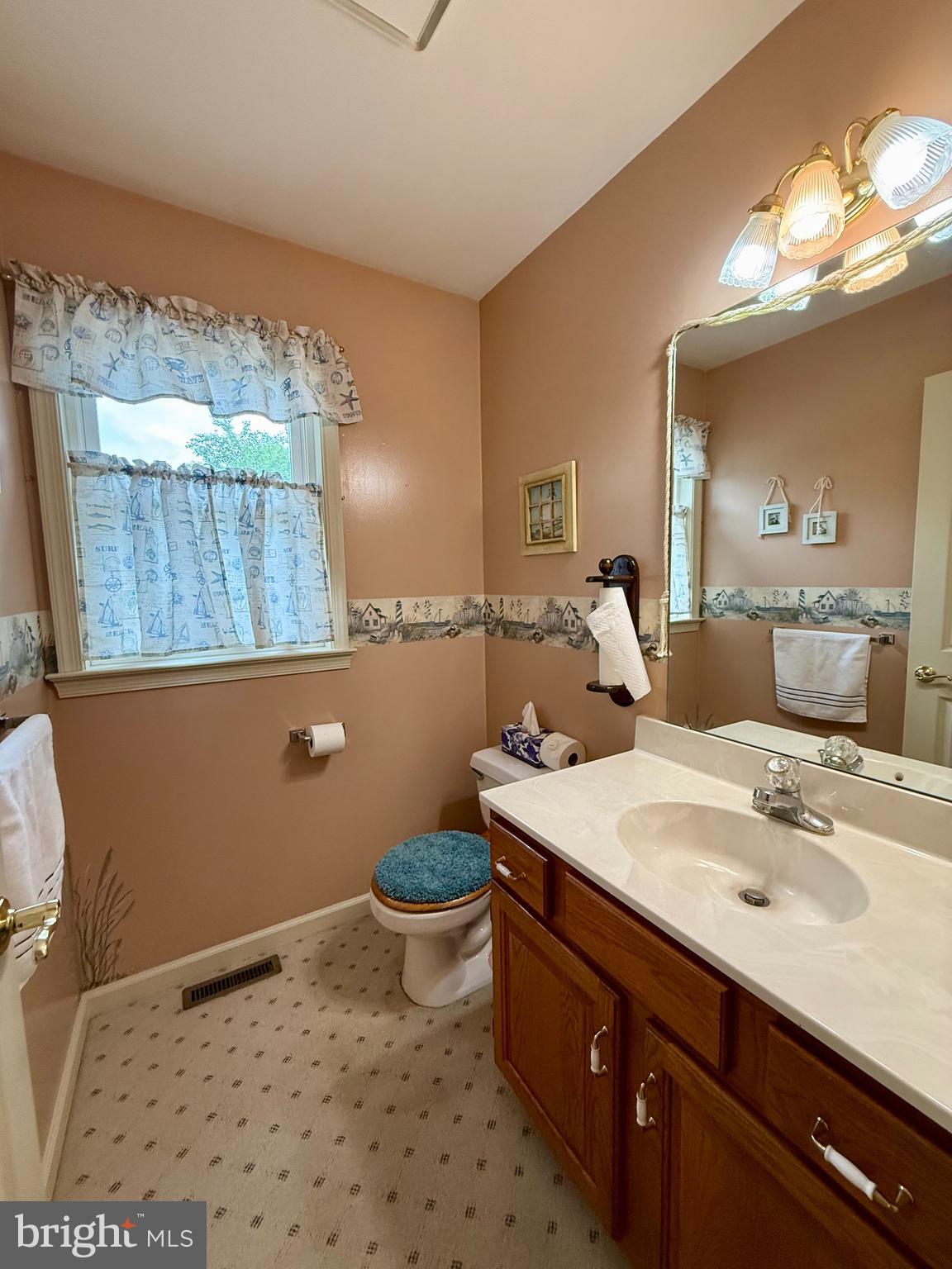 WALNUT MANOR - Residential
