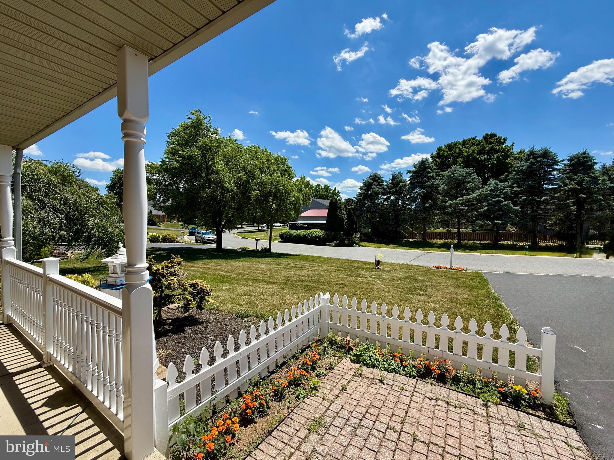 WALNUT MANOR - Residential