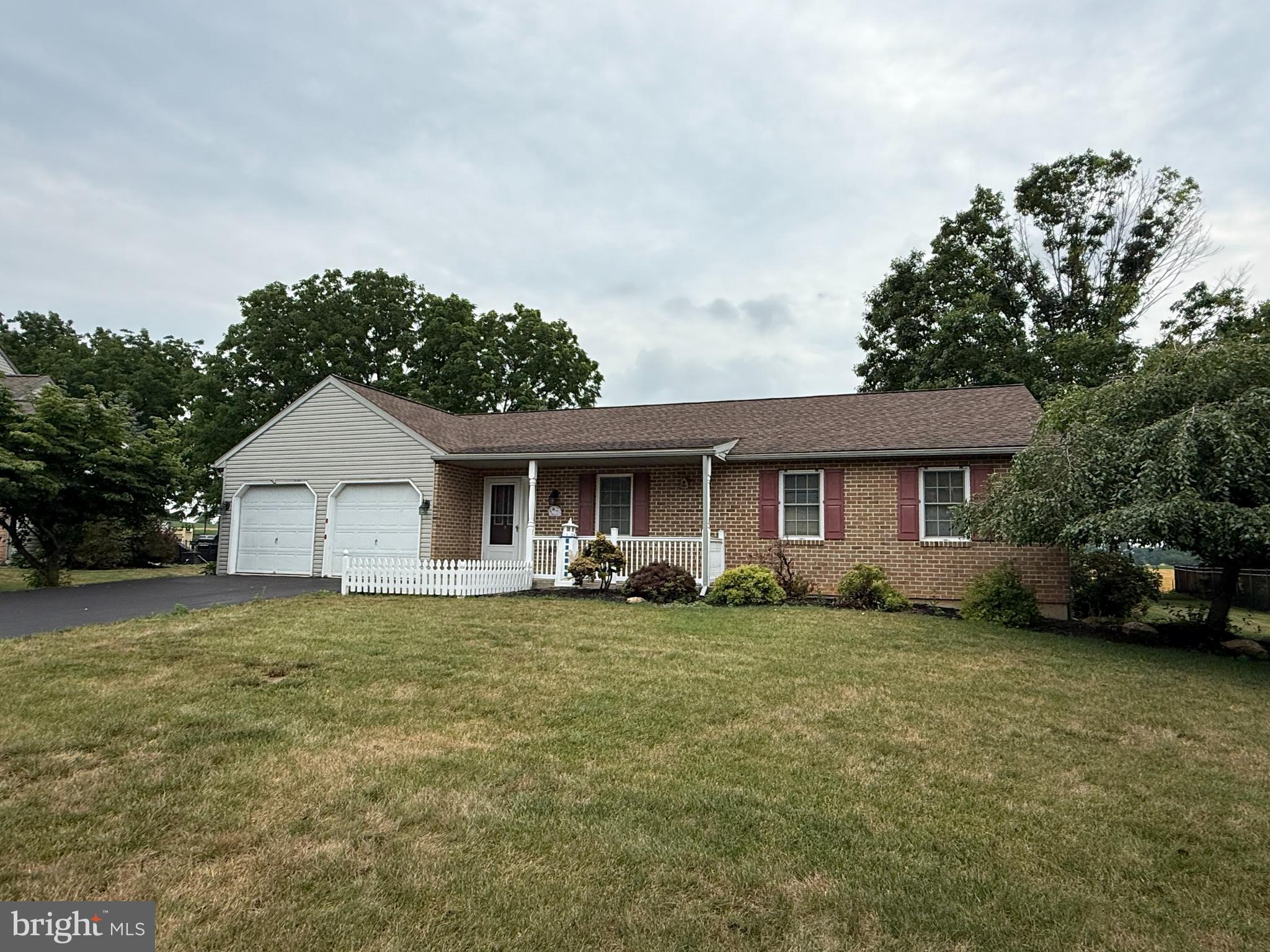 WALNUT MANOR - Residential