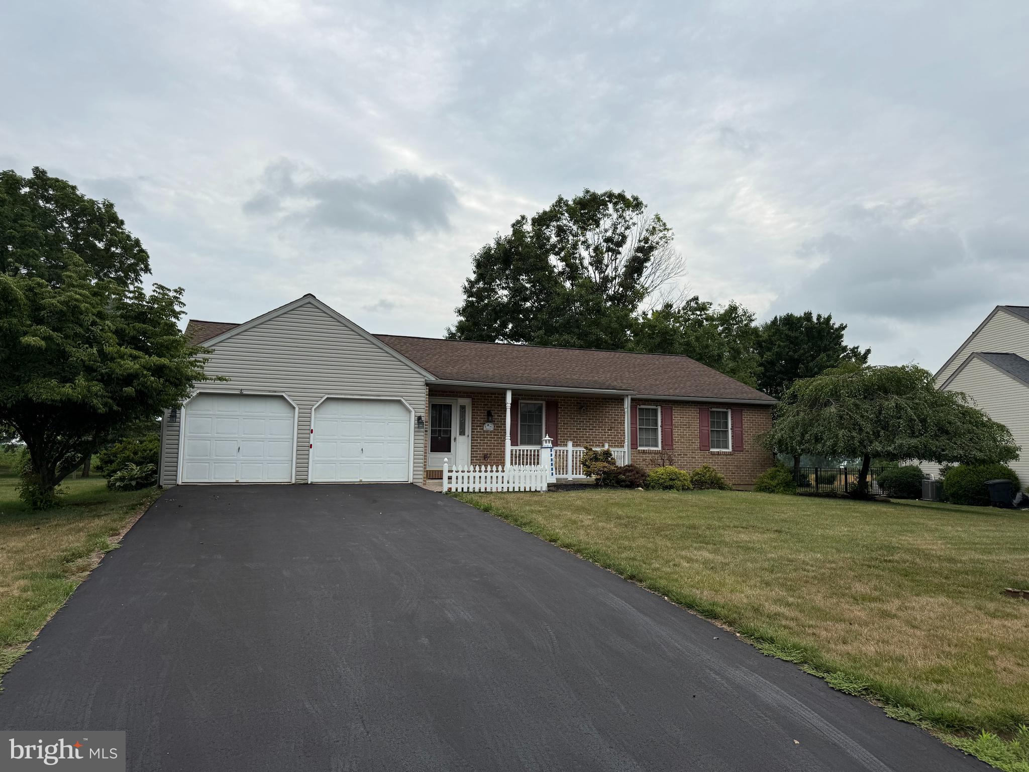 WALNUT MANOR - Residential
