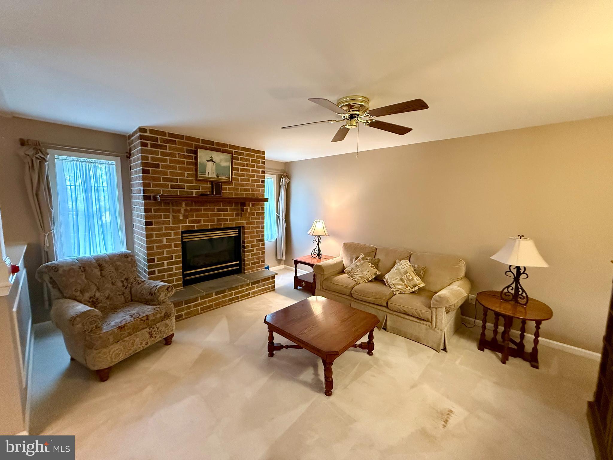 WALNUT MANOR - Residential