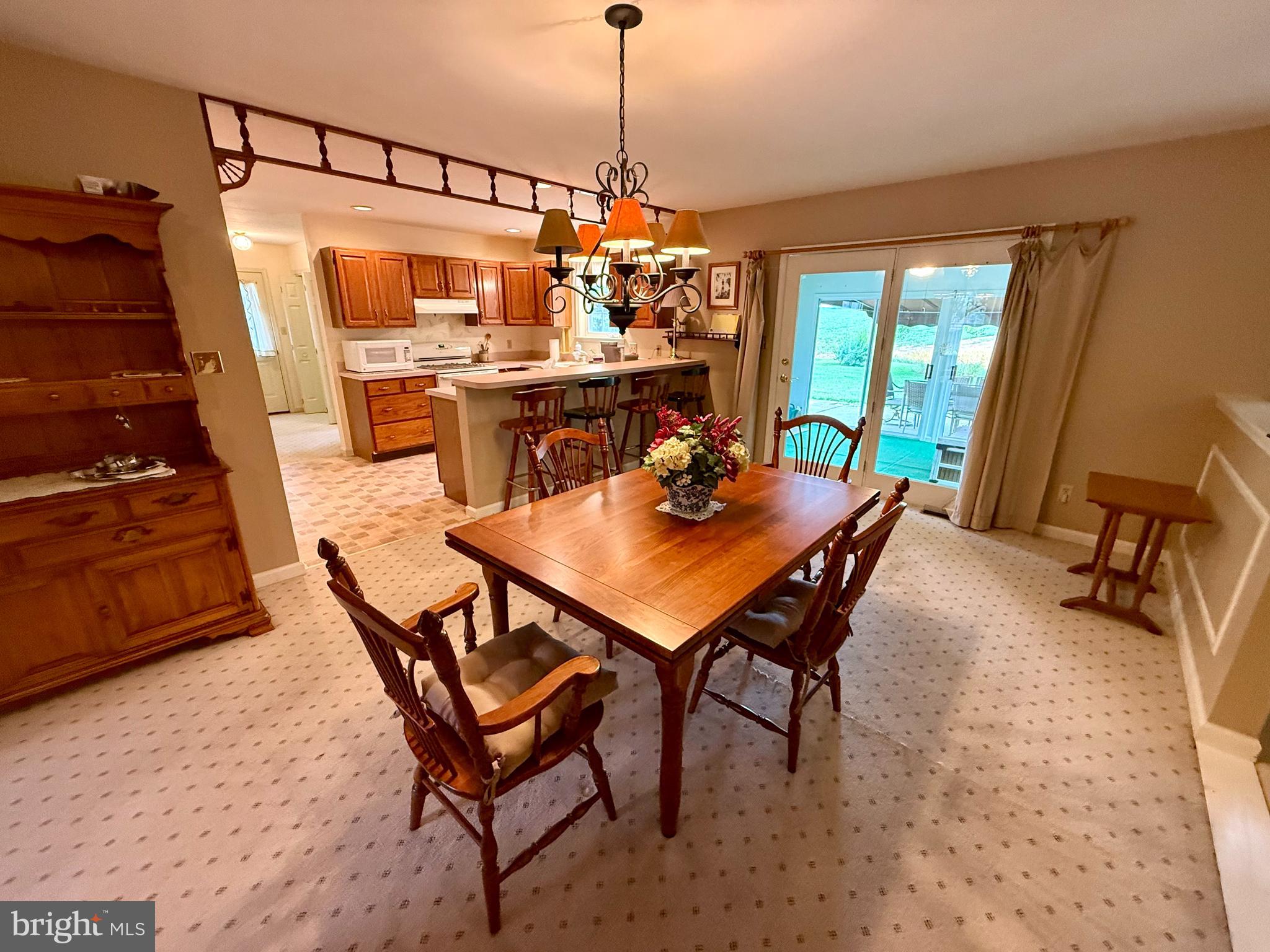 WALNUT MANOR - Residential