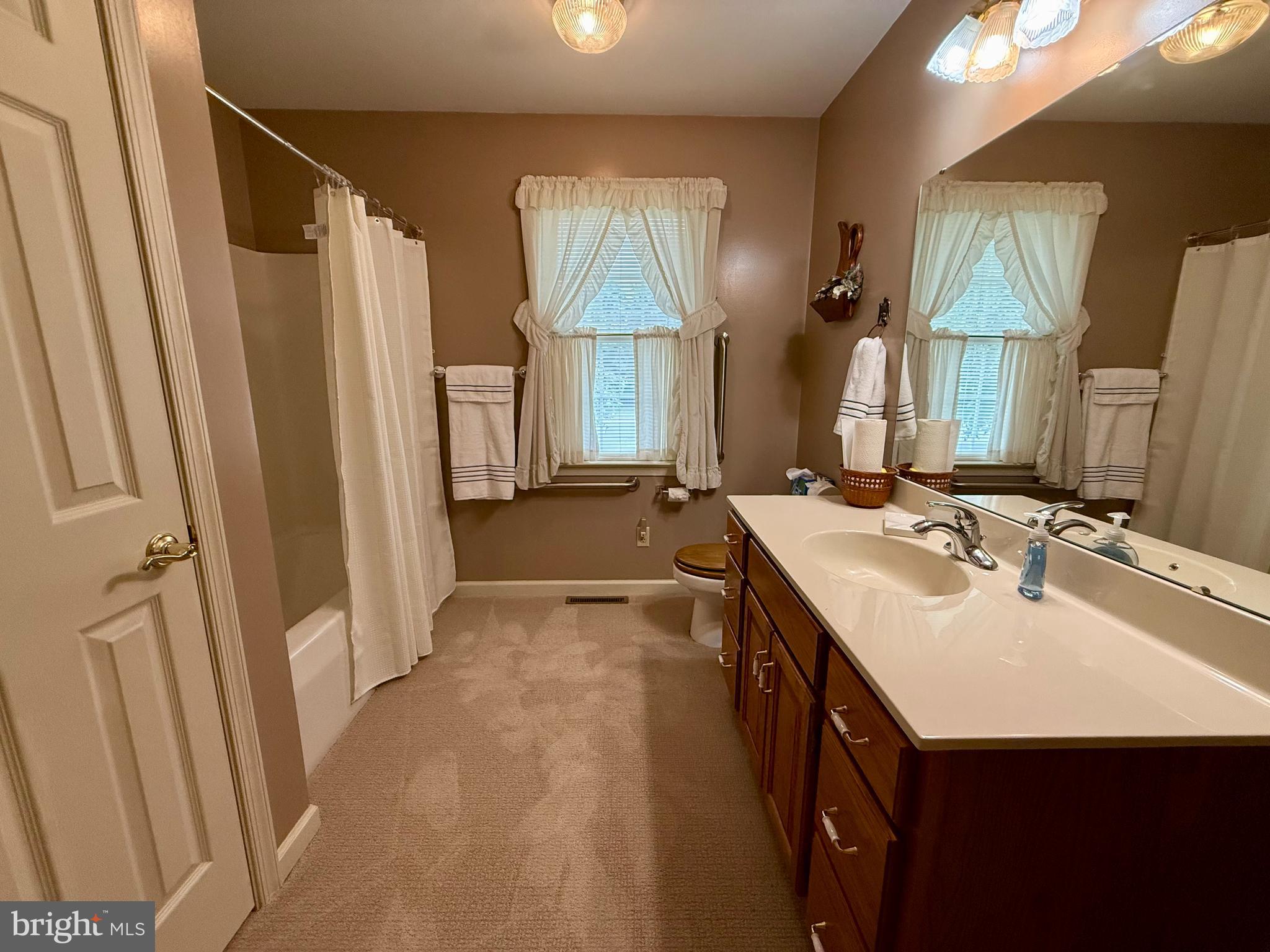 WALNUT MANOR - Residential