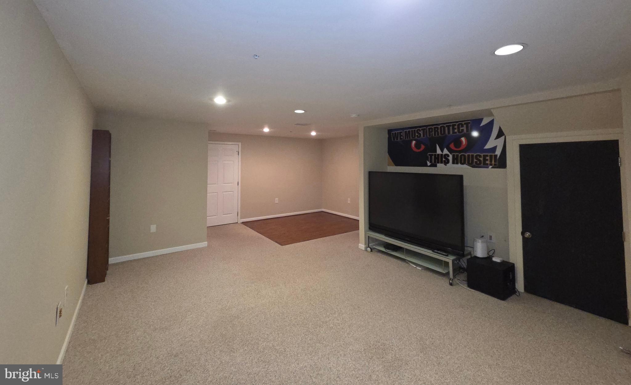REISTERSTOWN VILLAGE - Residential