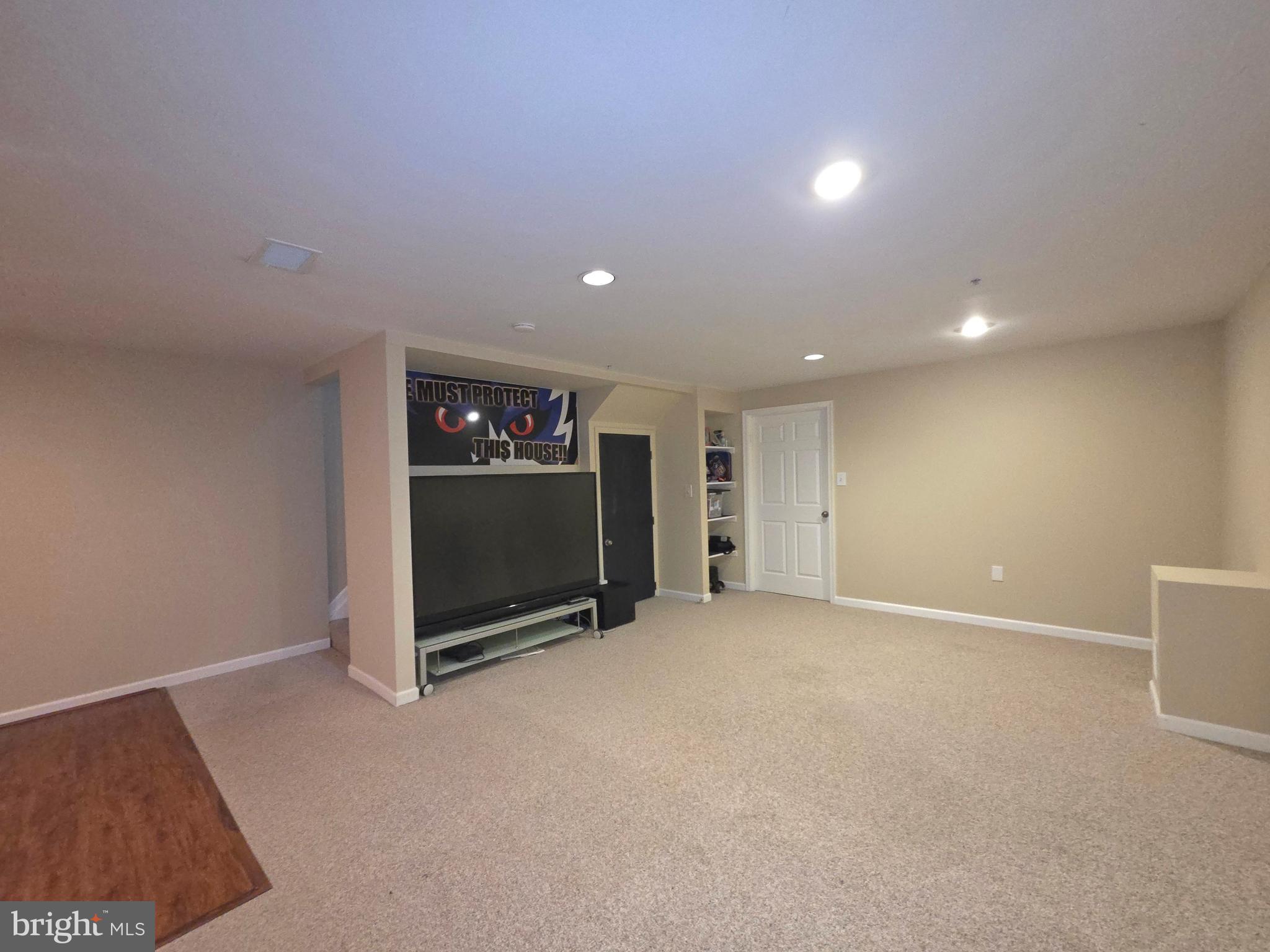 REISTERSTOWN VILLAGE - Residential