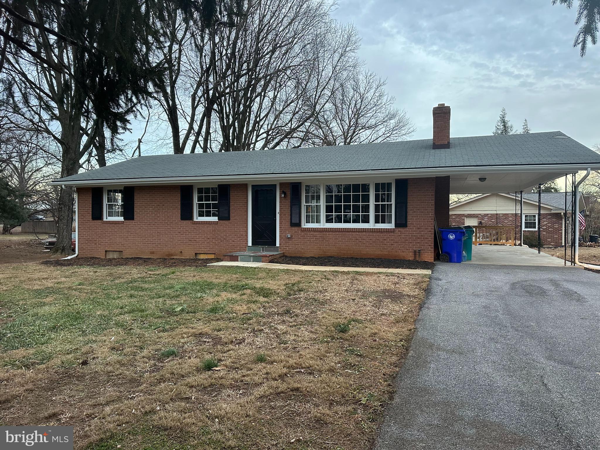 BROADVIEW ACRES - Residential Lease