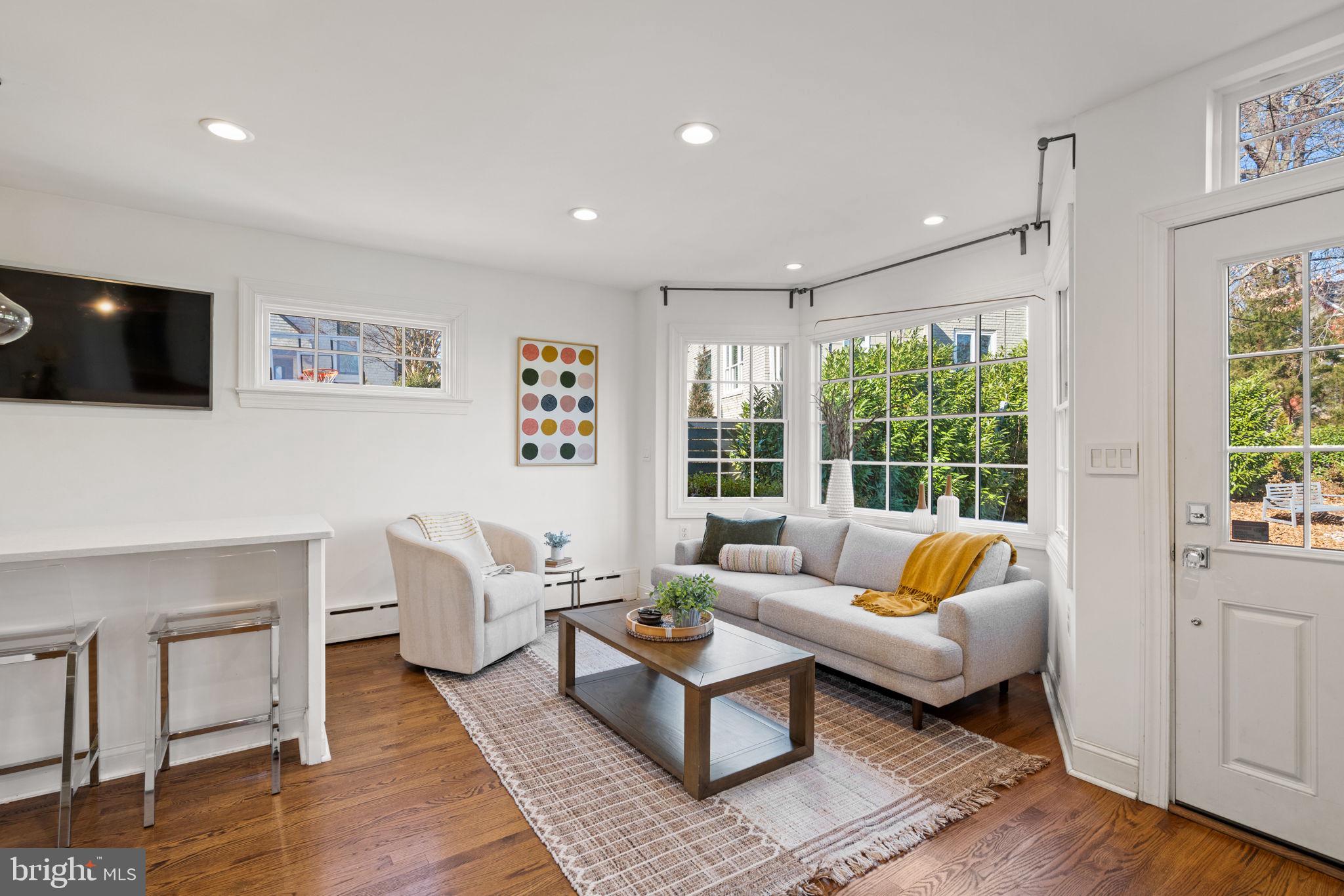 CHEVY CHASE - Residential