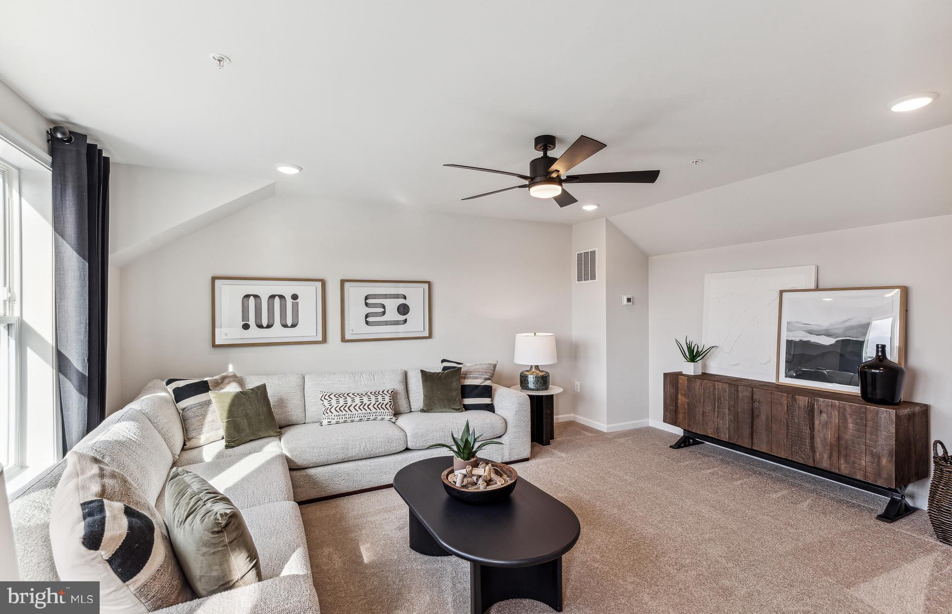 TILLETT'S VIEW - Residential
